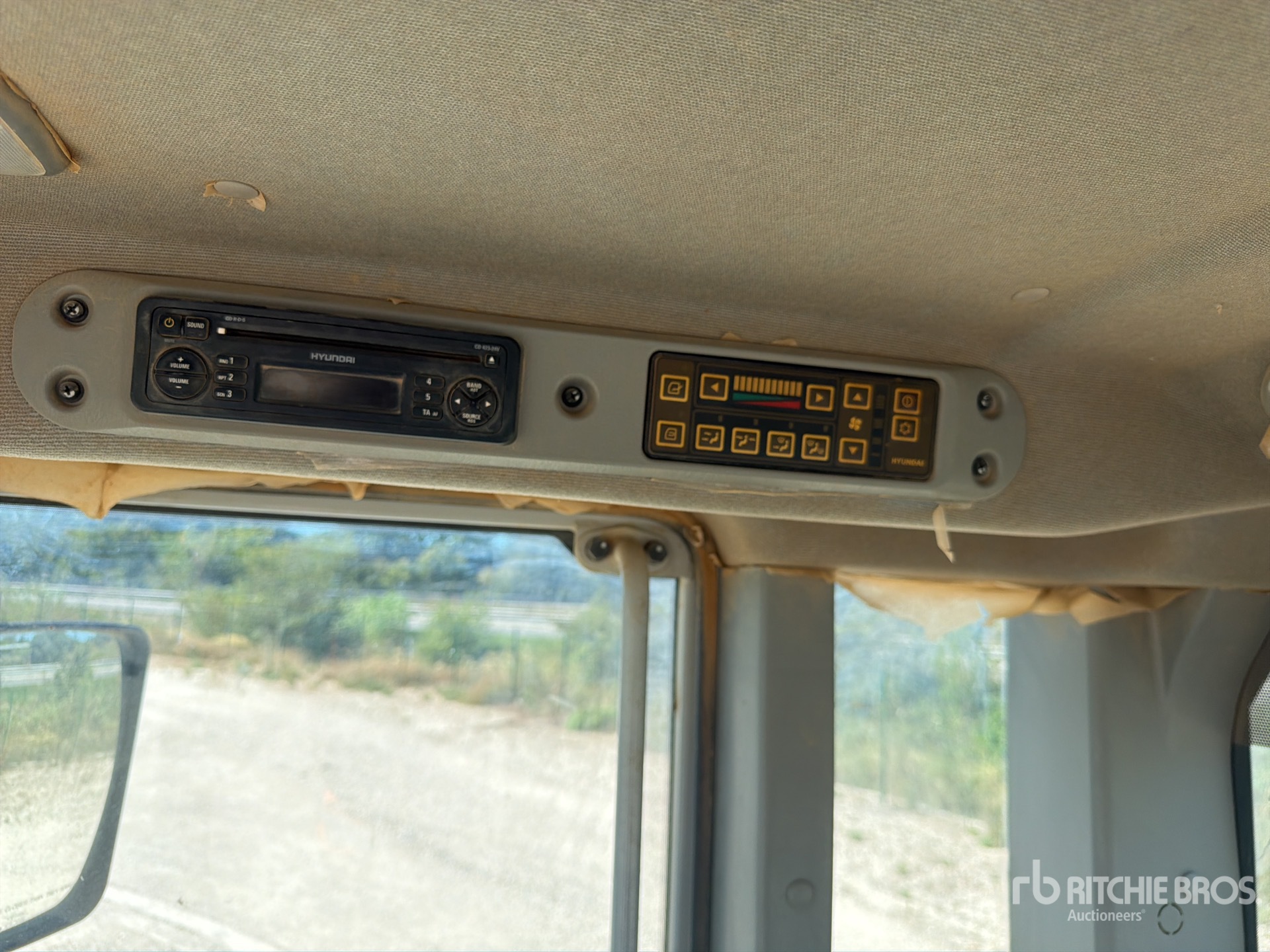 Hyundai HL757-7A