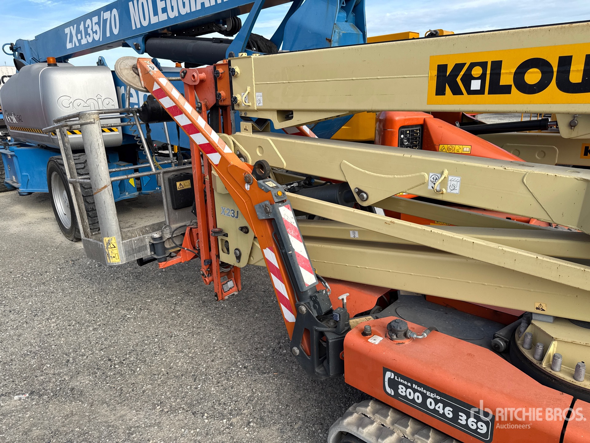 2013 JLG X23J