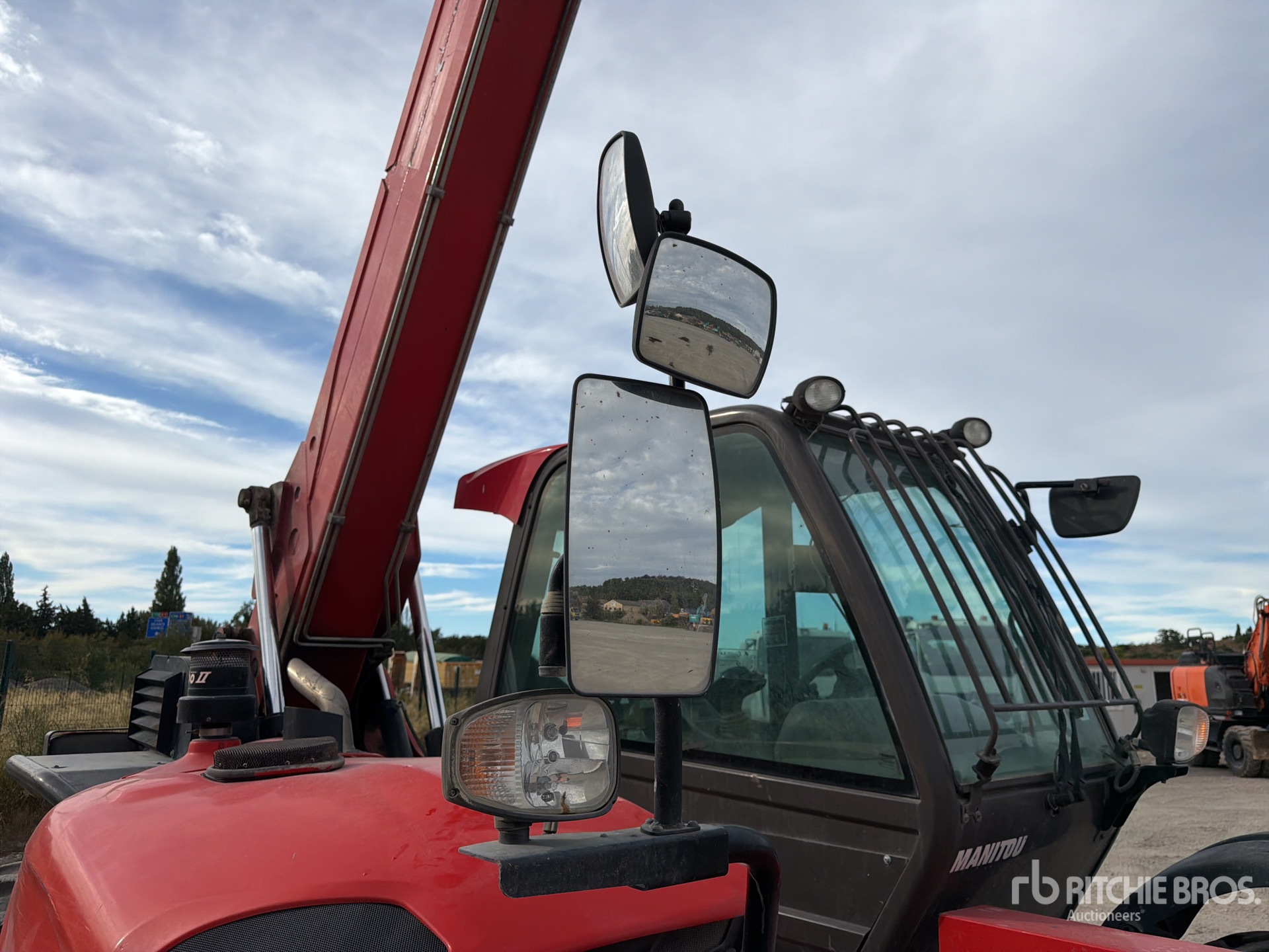 2017 Manitou MLT845H