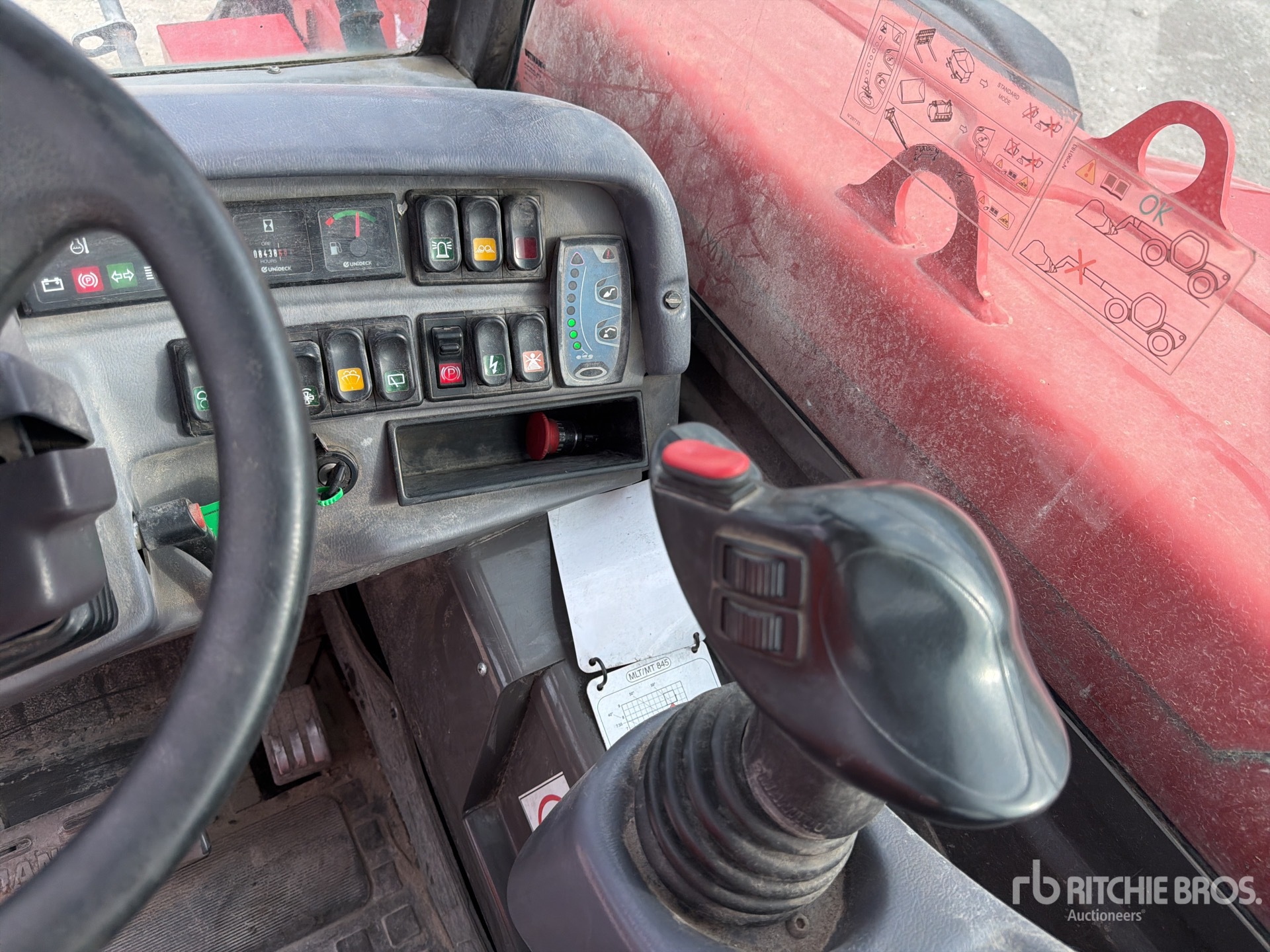 2017 Manitou MLT845H