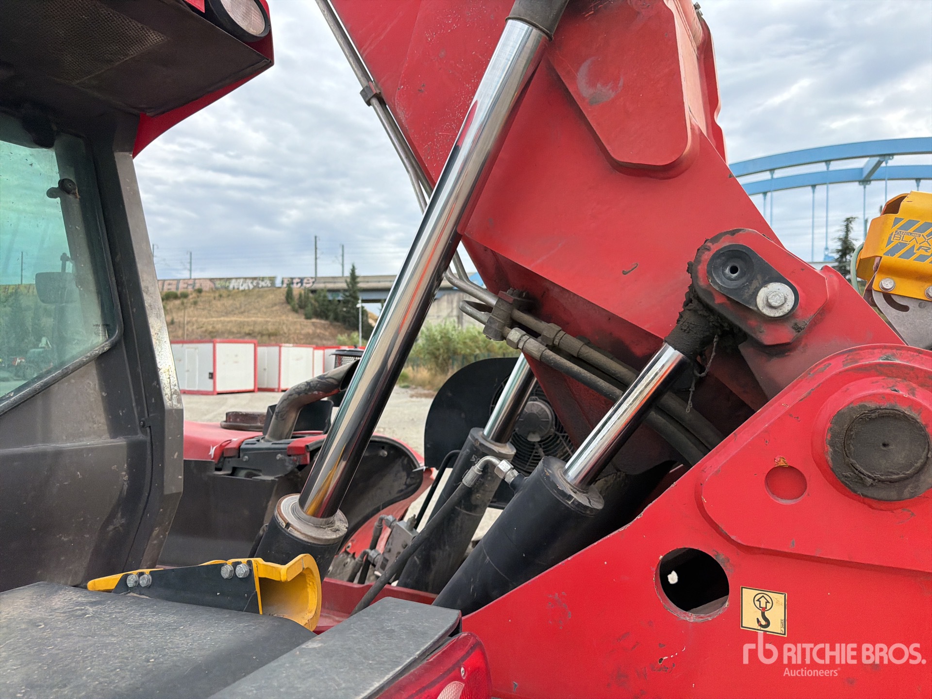 2017 Manitou MLT845H