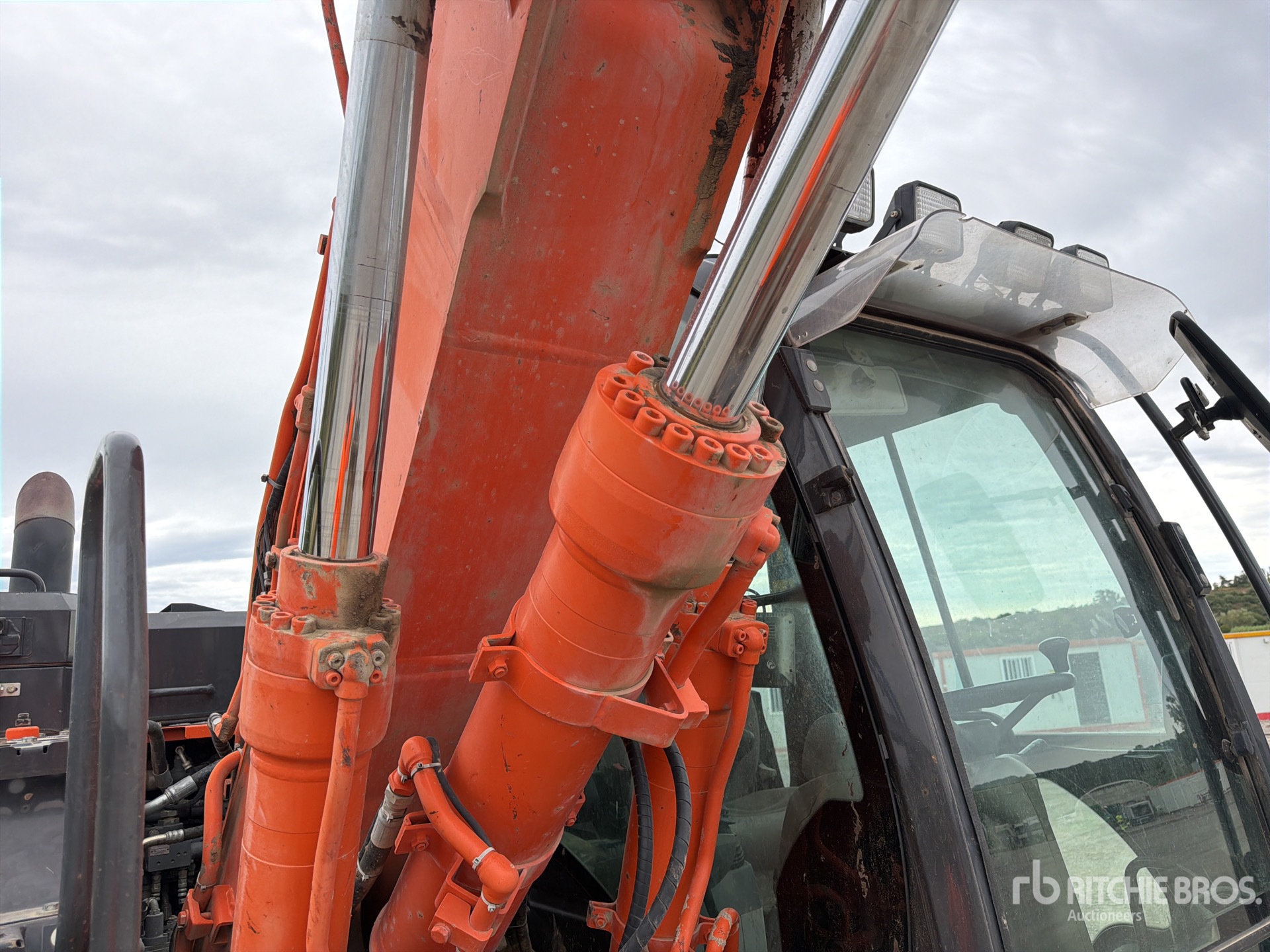 2018 Hitachi ZX145W-6