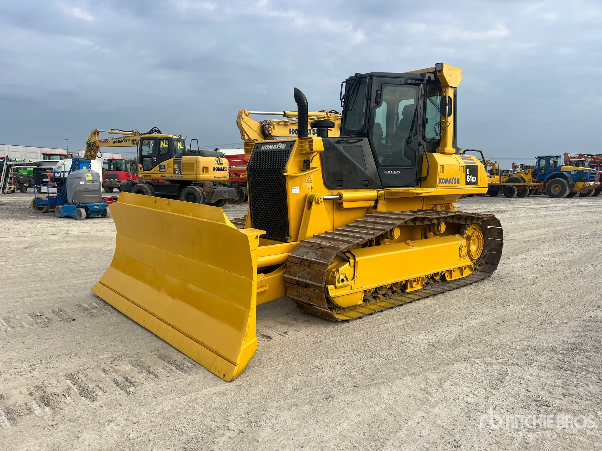2005 Komatsu D61EX-15