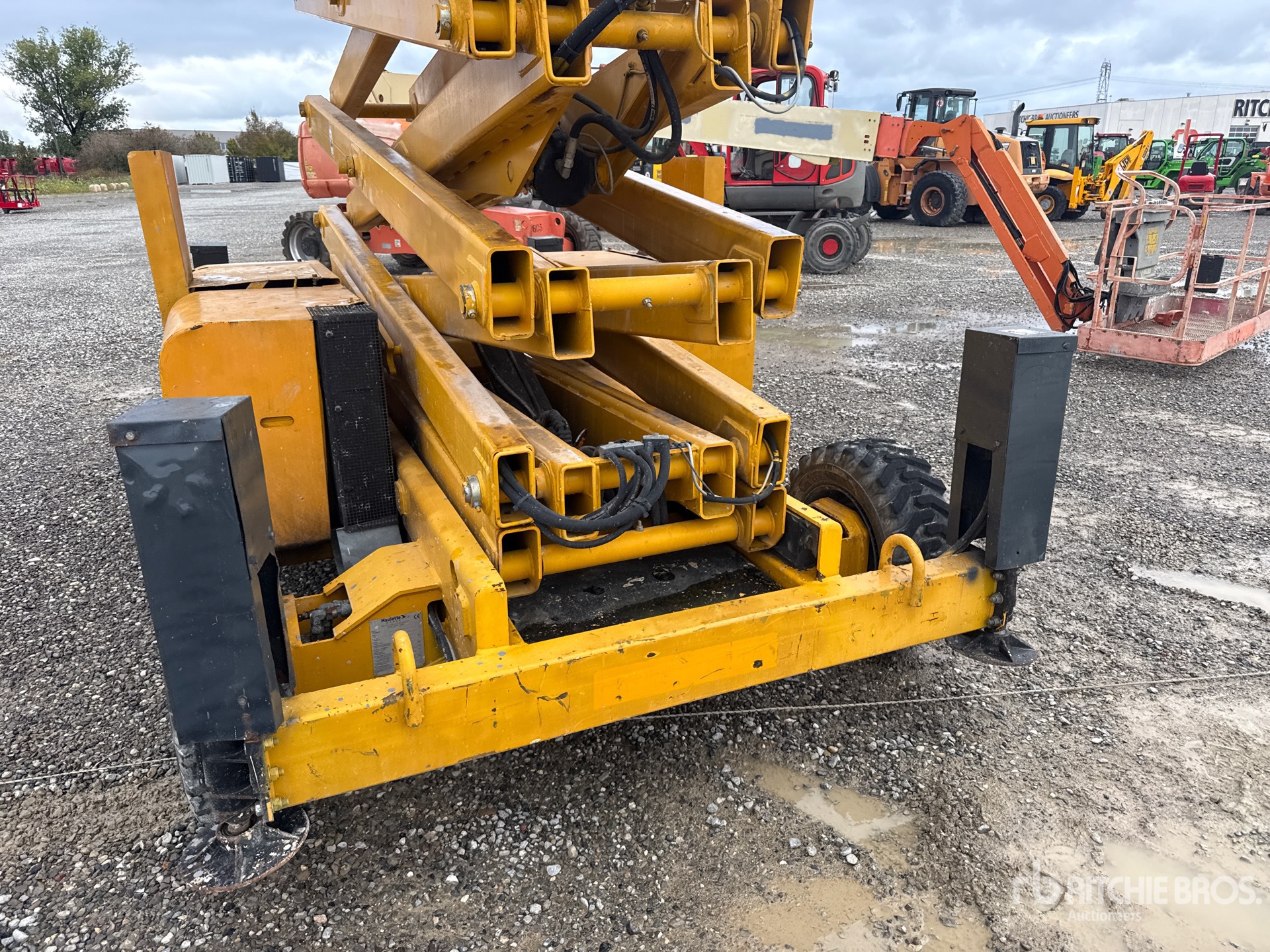 2010 Haulotte HA18SDX