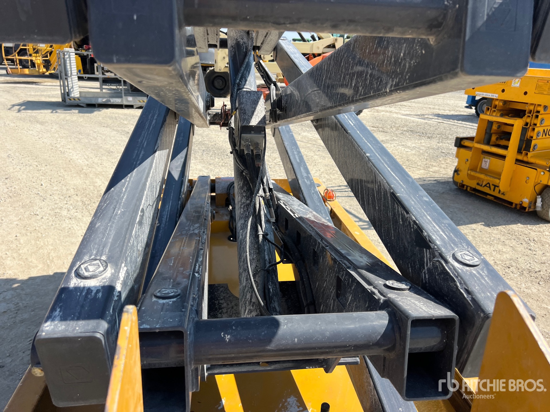 2022 XCMG XG1012AC