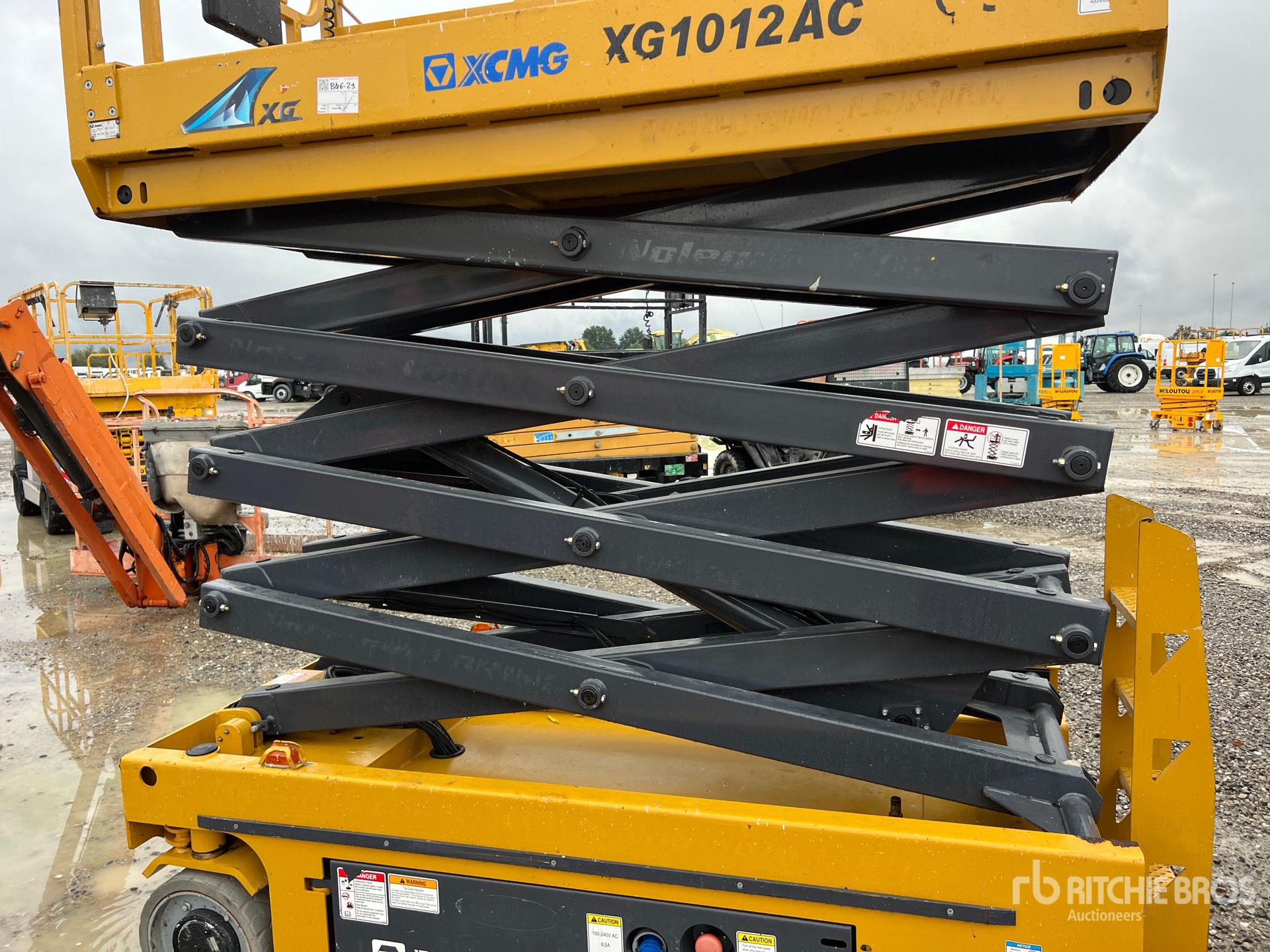 2022 XCMG XG1012AC
