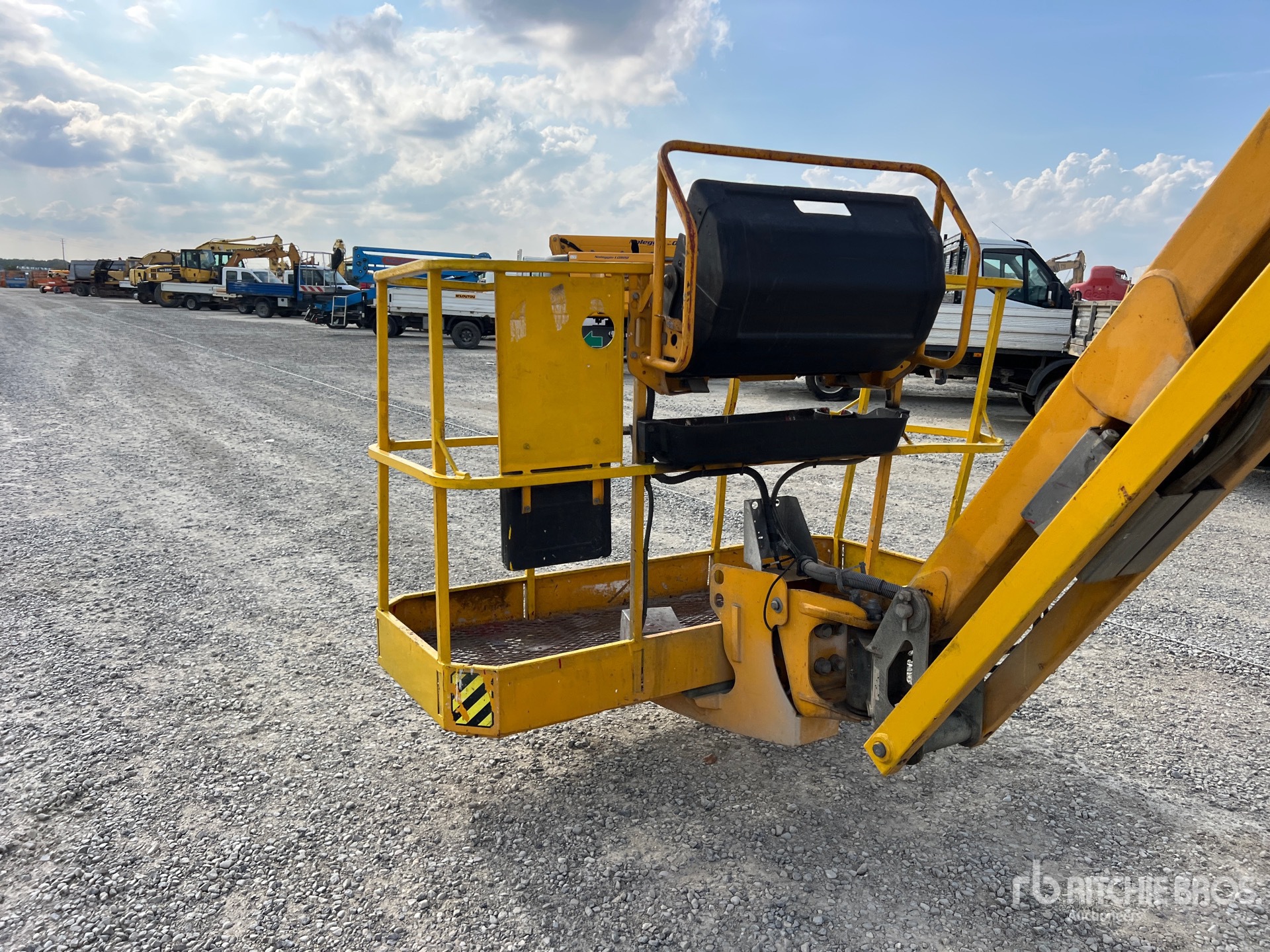 2019 Haulotte HA20RTJ