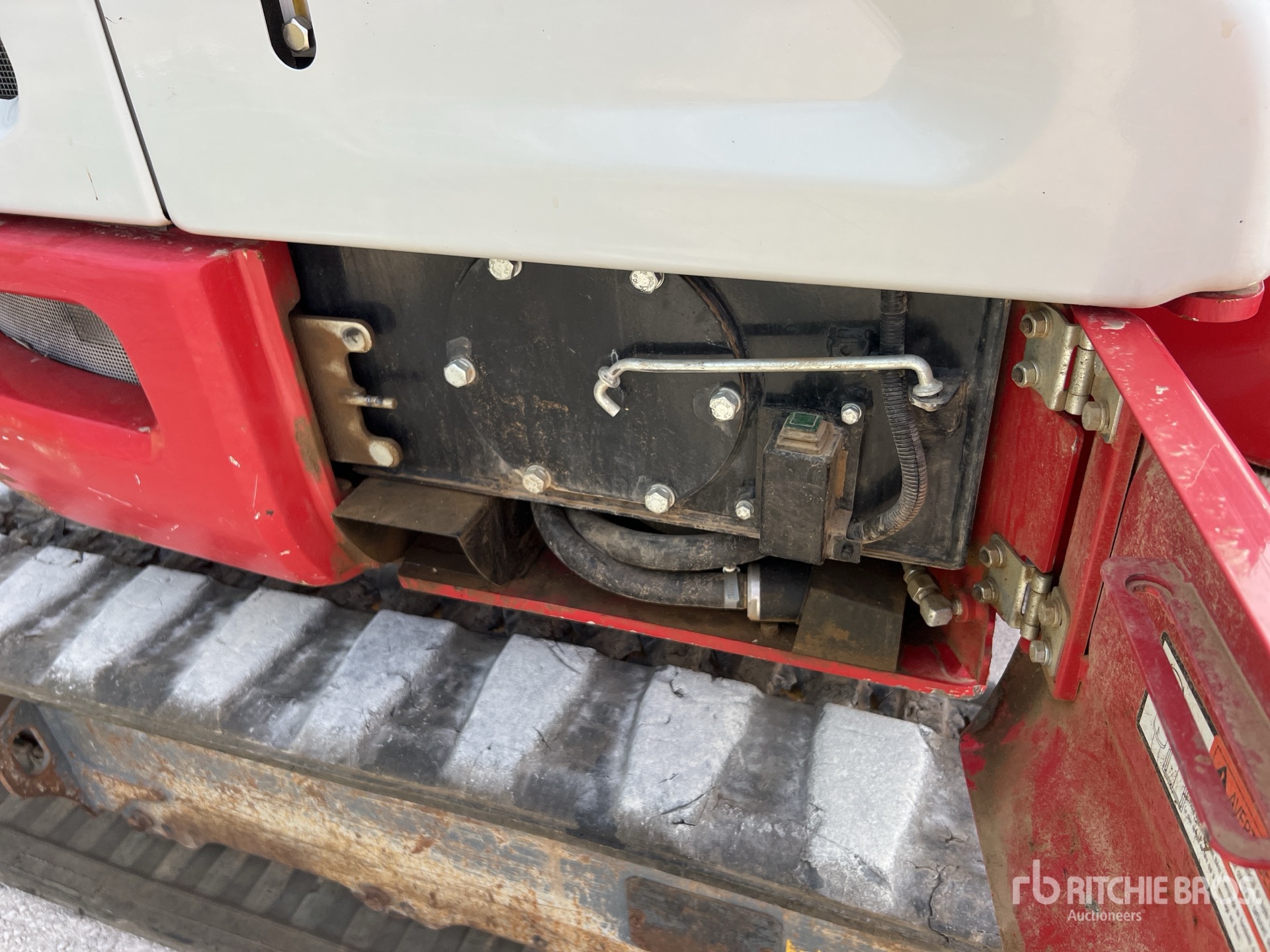 2021 Takeuchi TB257FR