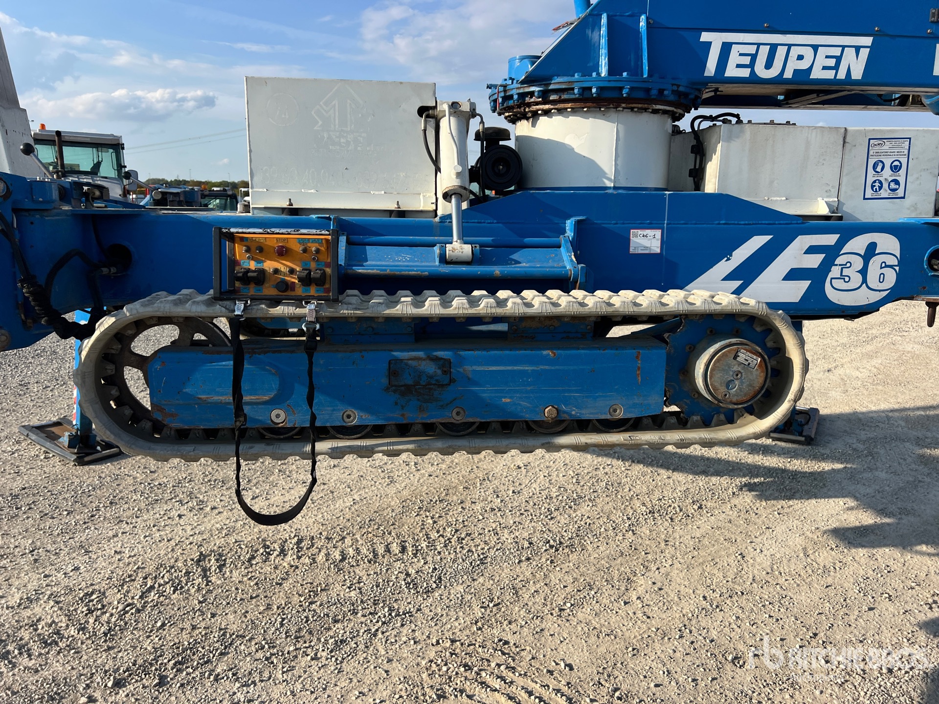 2001 Teupen LEO 36 H
