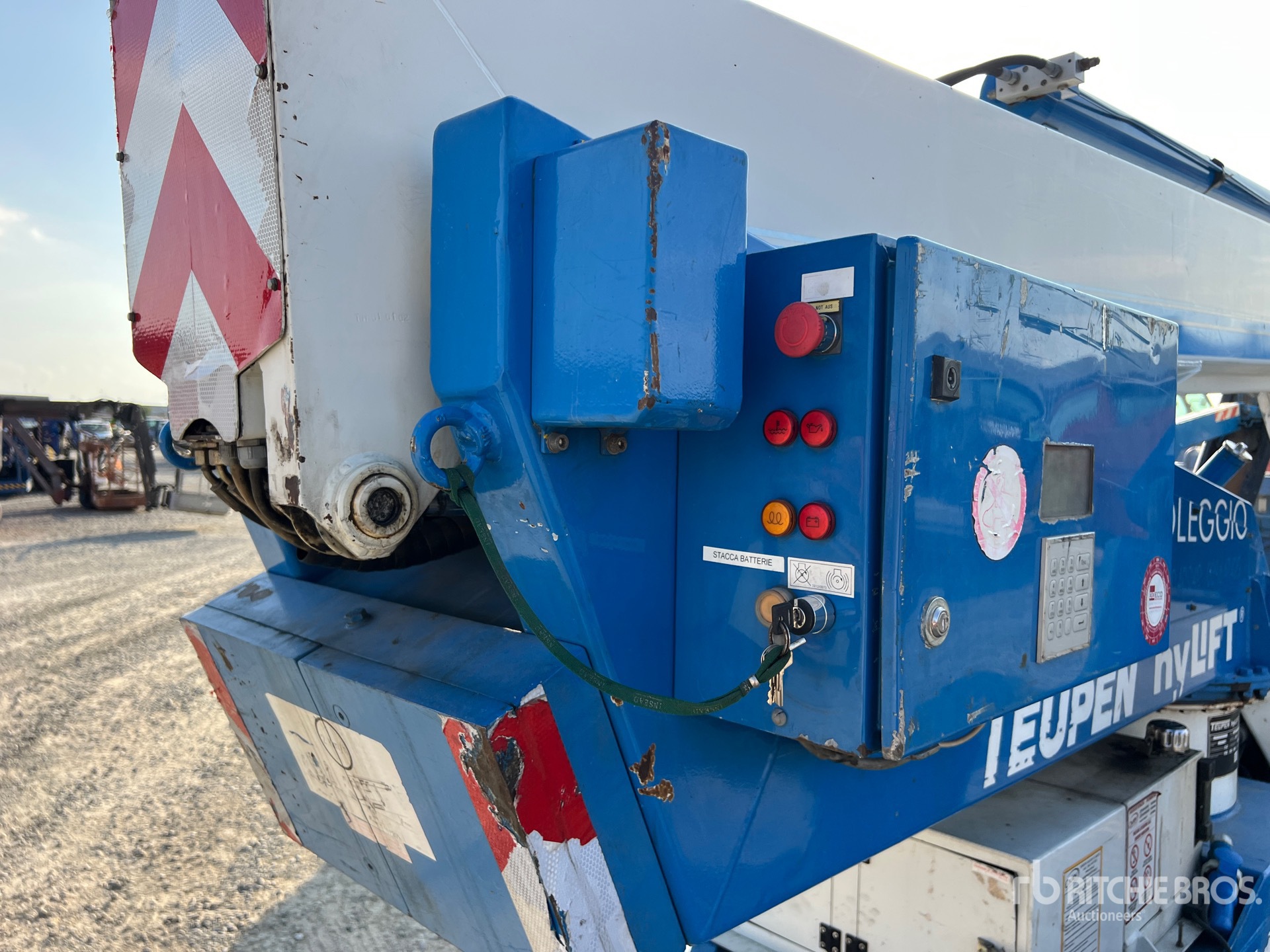 2001 Teupen LEO 36 H