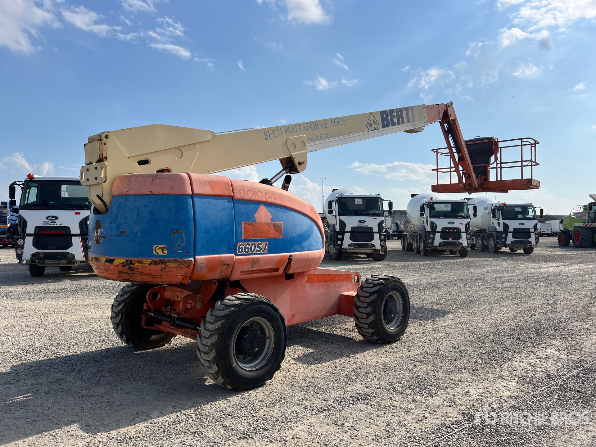 2001 JLG 660SJ