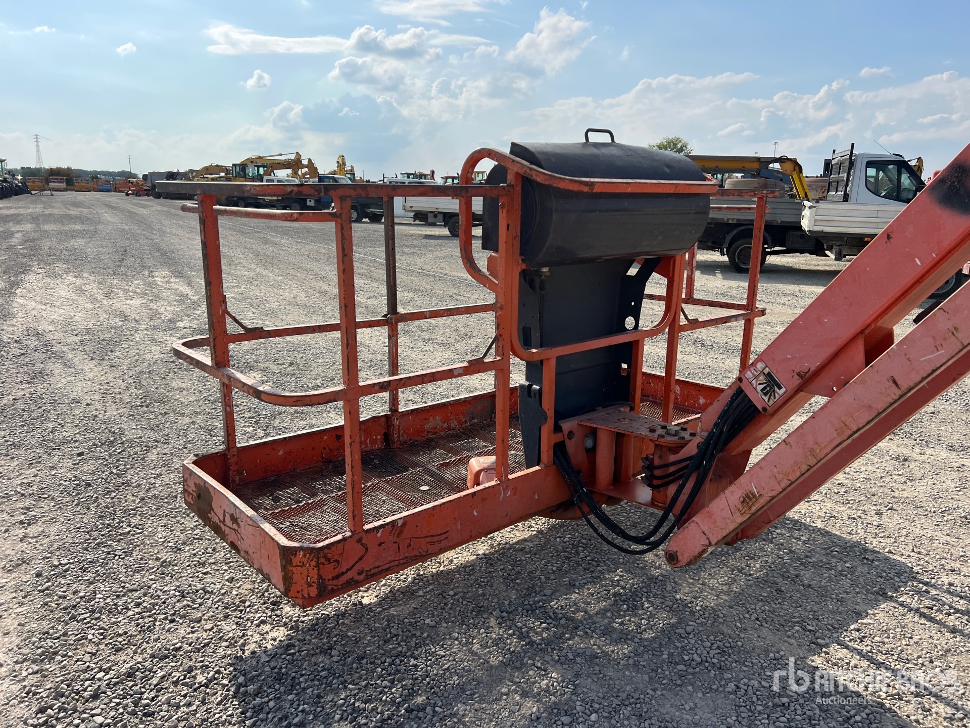 2001 JLG 660SJ