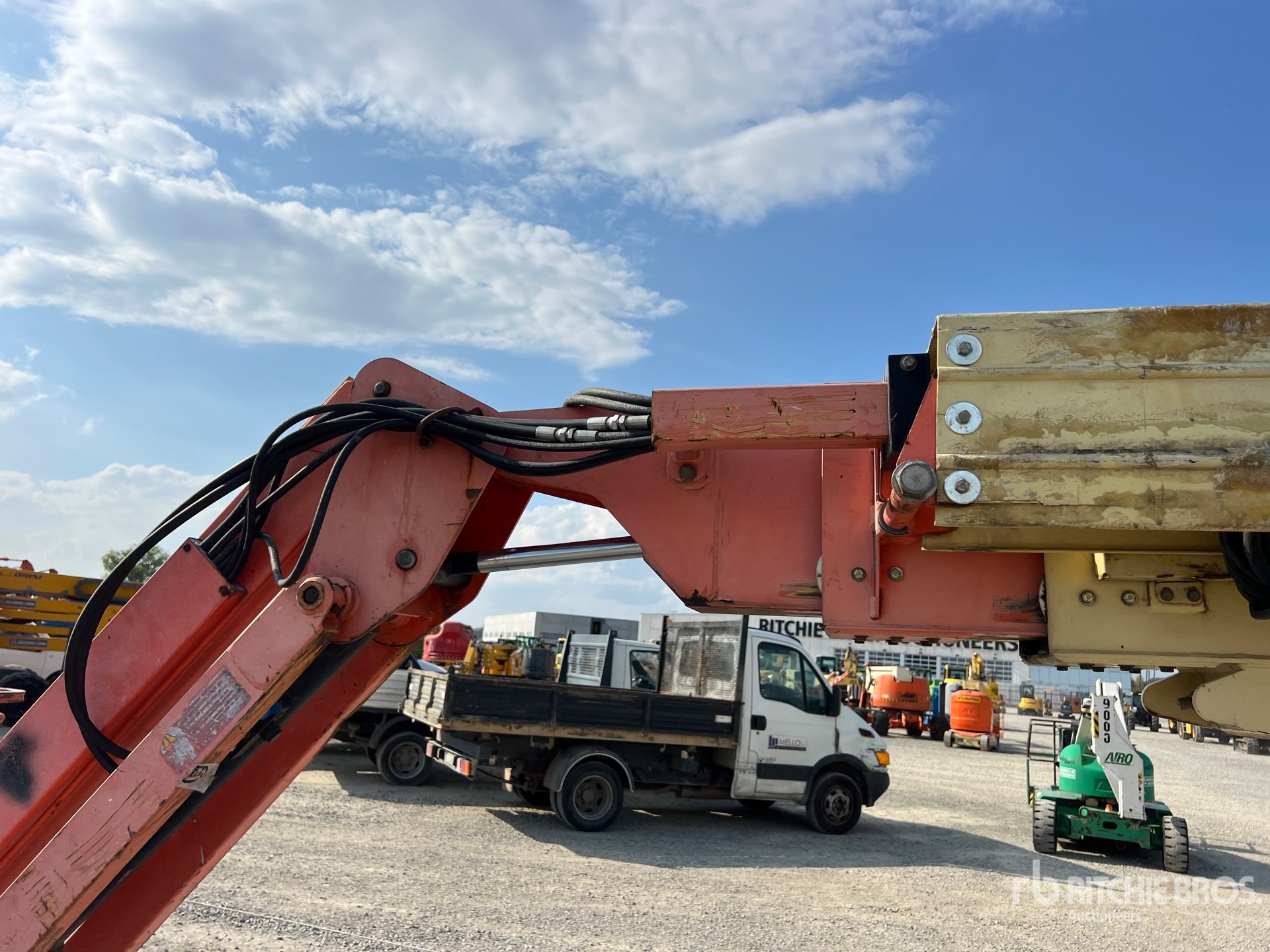 2001 JLG 660SJ