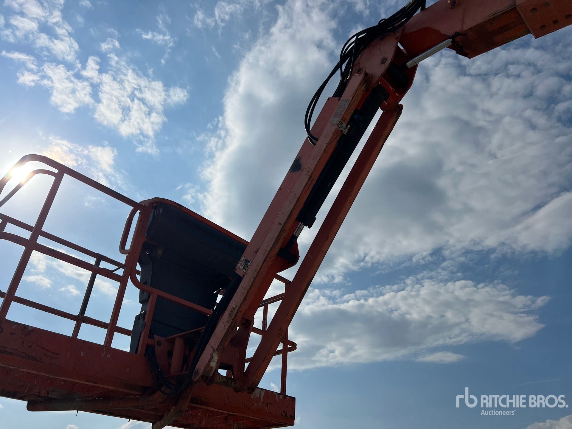 2001 JLG 660SJ