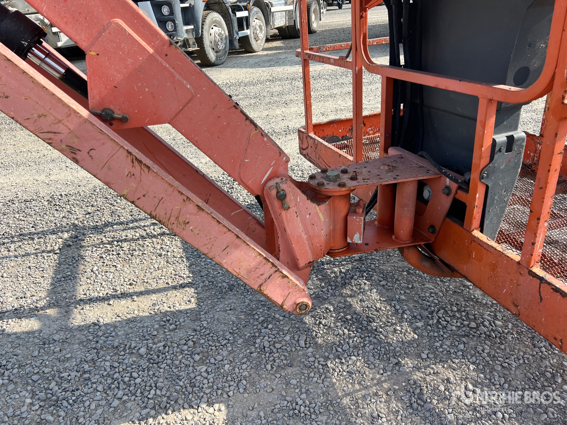 2001 JLG 660SJ