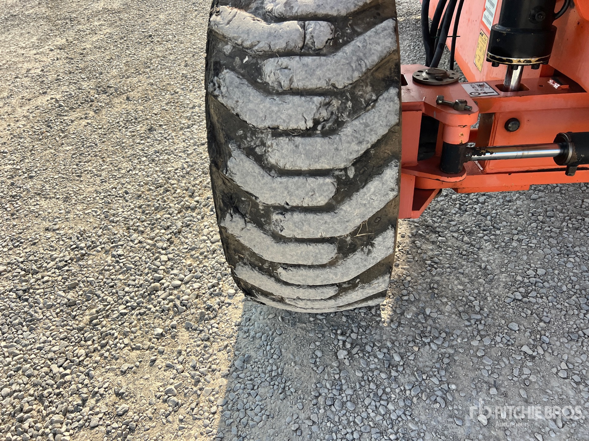 2001 JLG 660SJ