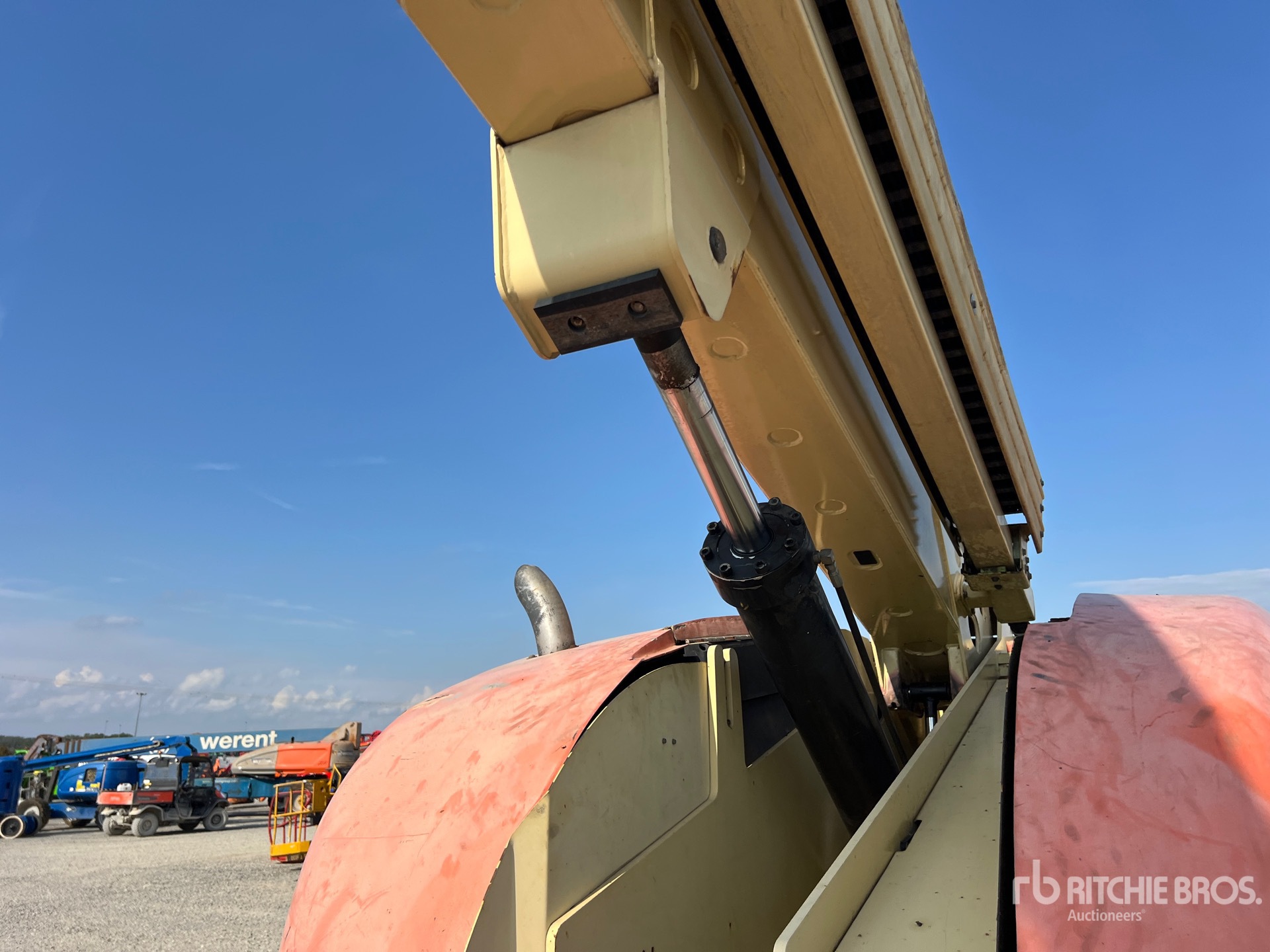 2001 JLG 660SJ