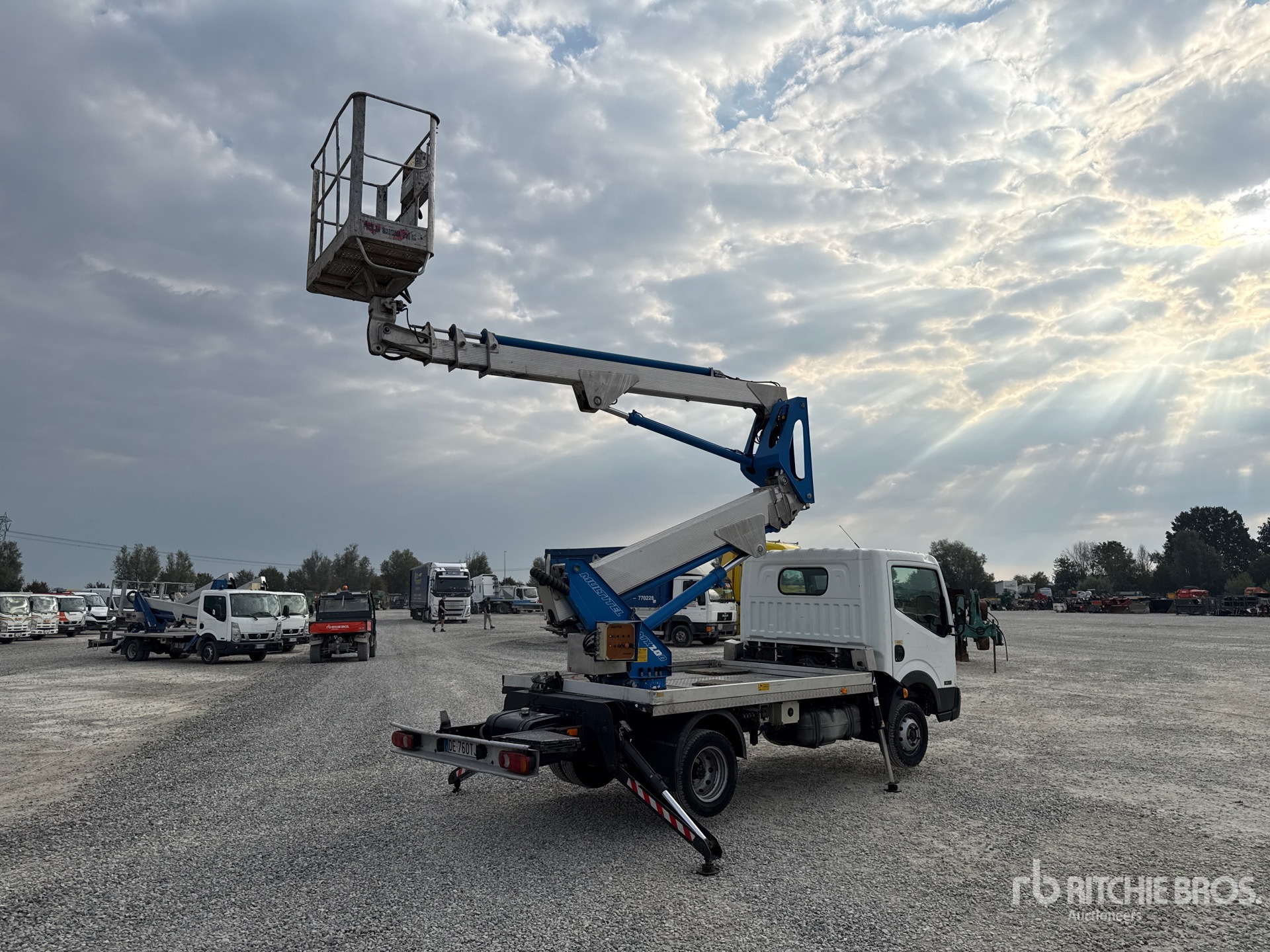 2007 Nissan CABSTAR 35 - 11