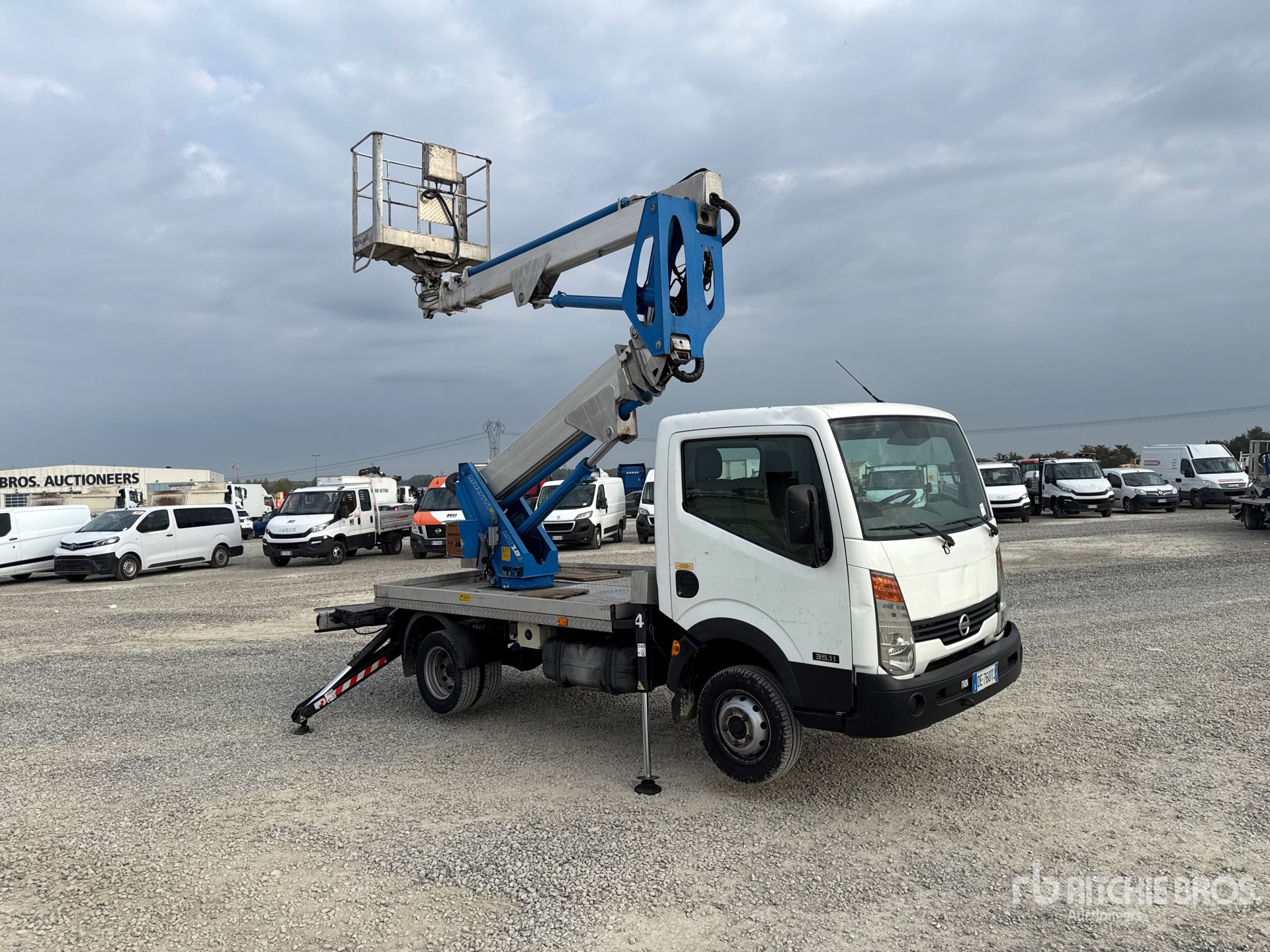 2007 Nissan CABSTAR 35 - 11