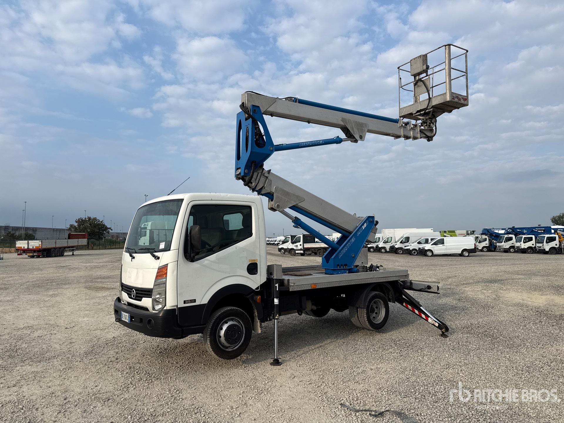 2007 Nissan CABSTAR 35 - 11