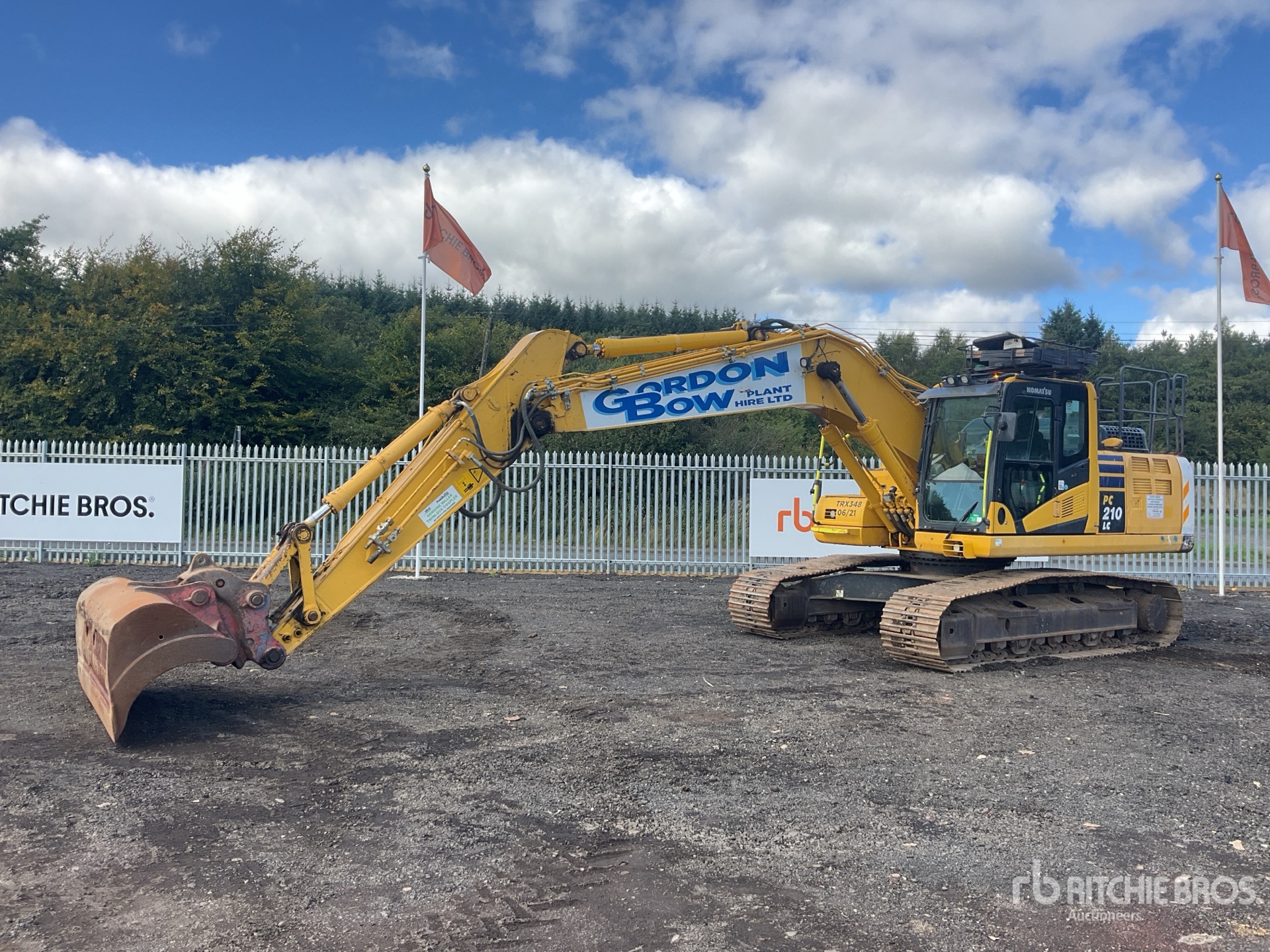 2021 Komatsu PC210LC-11E0