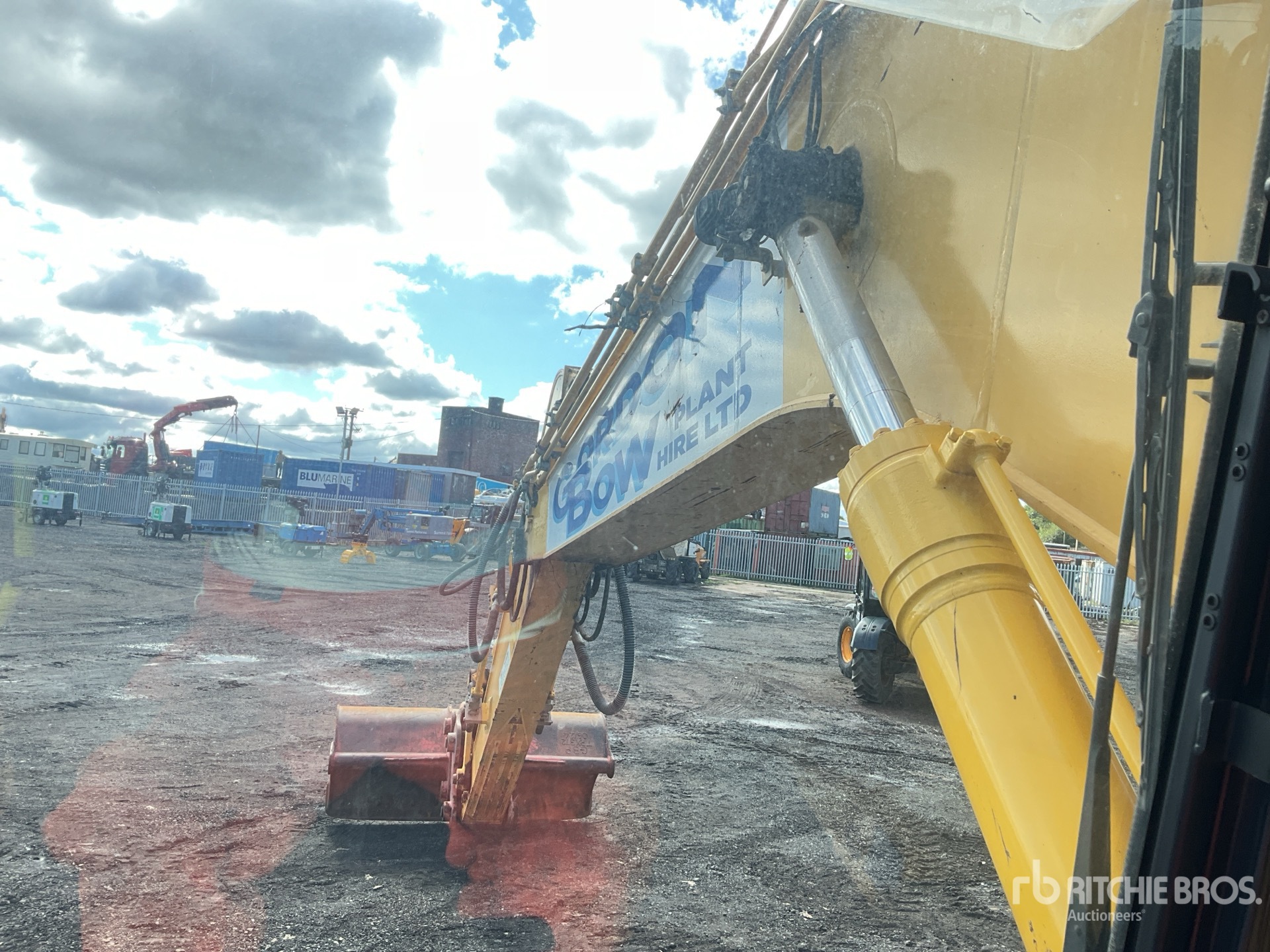 2021 Komatsu PC210LC-11E0