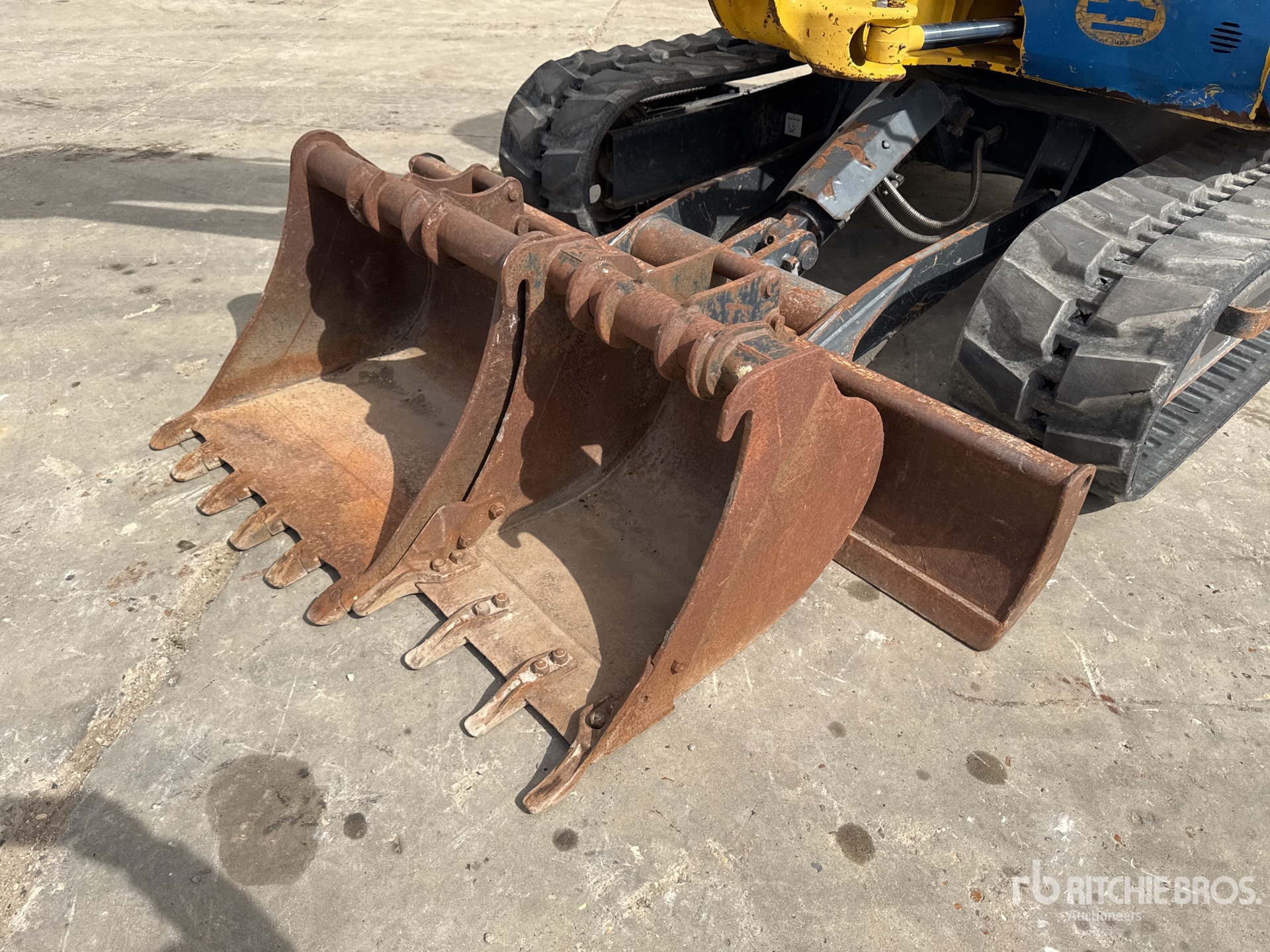 2014 Komatsu PC80MR-3