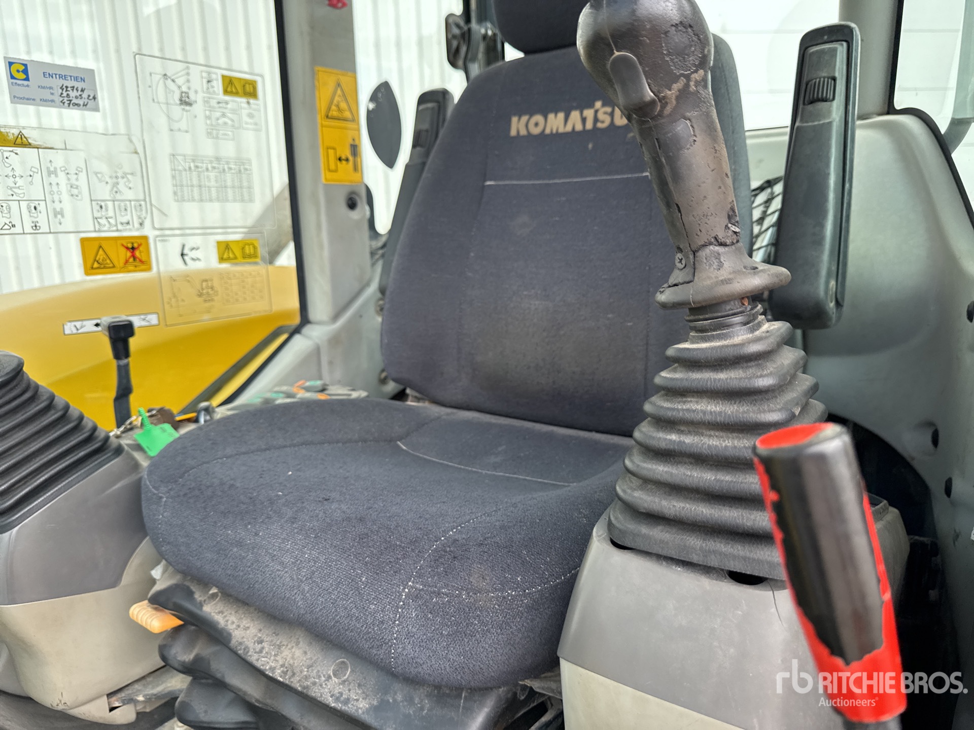 2014 Komatsu PC80MR-3