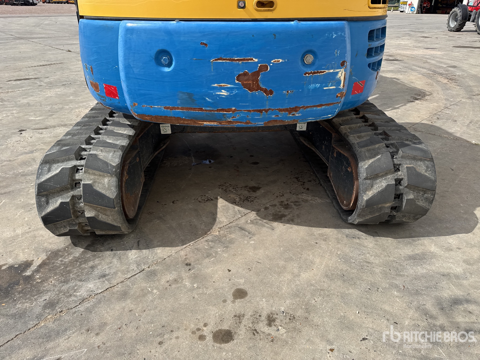 2014 Komatsu PC80MR-3
