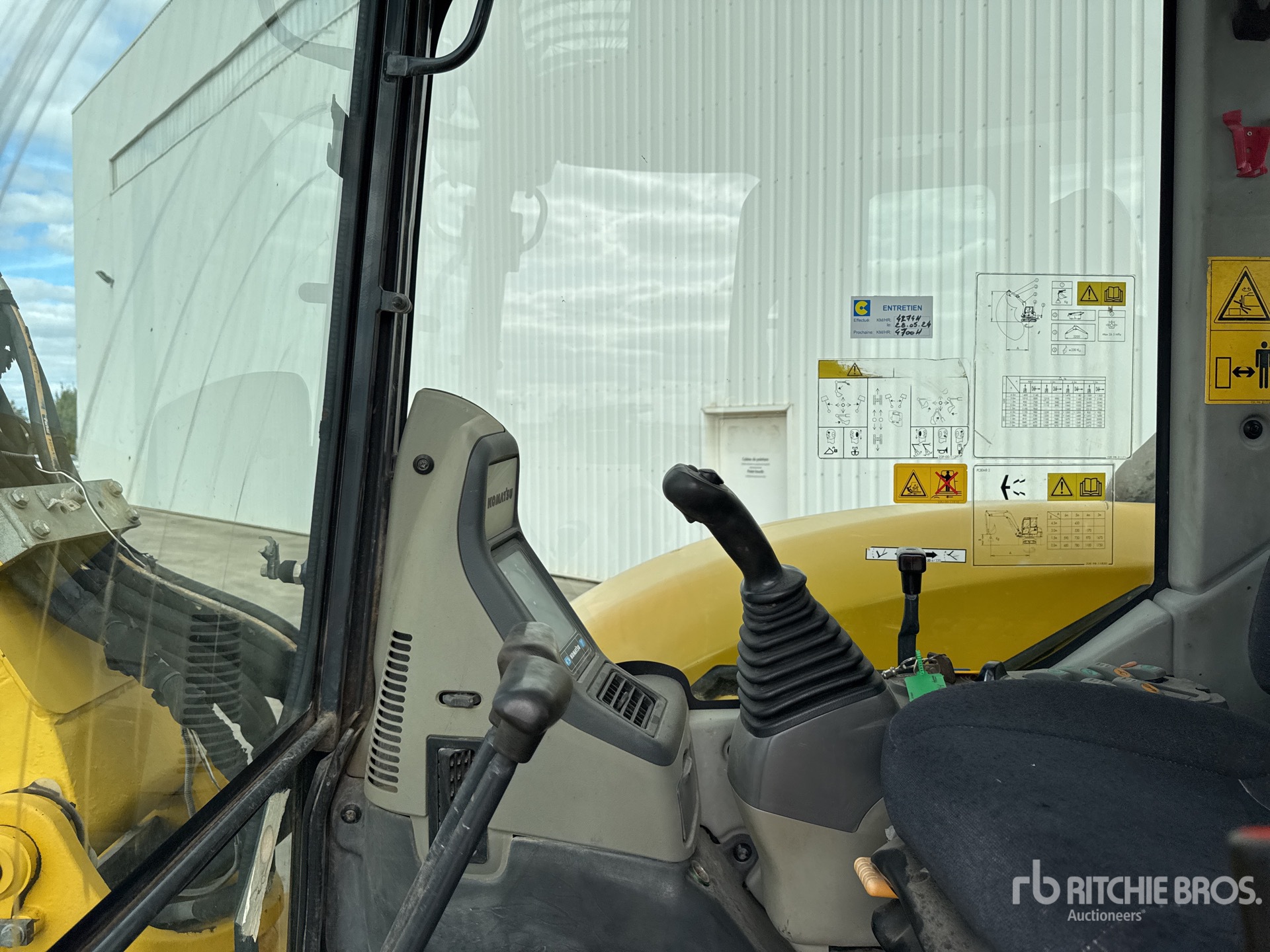 2014 Komatsu PC80MR-3