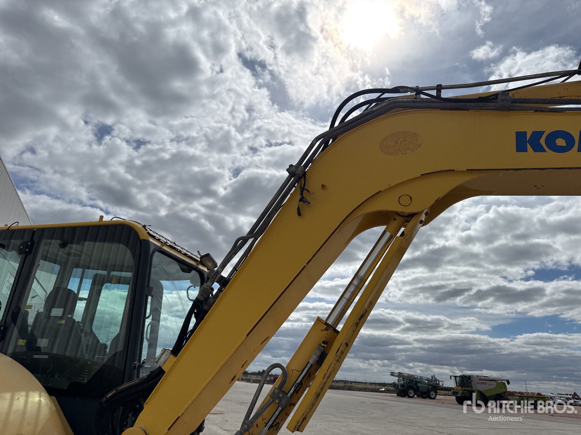 2014 Komatsu PC80MR-3