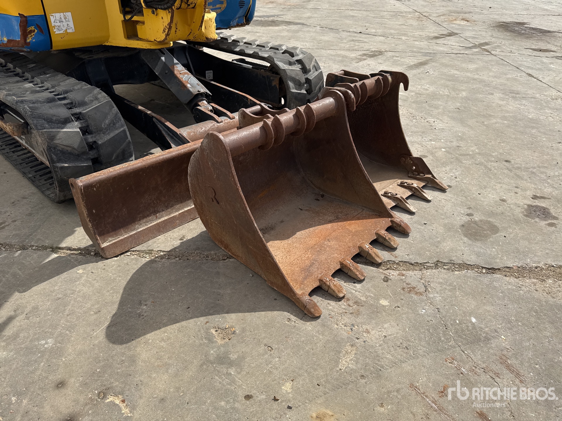 2014 Komatsu PC80MR-3