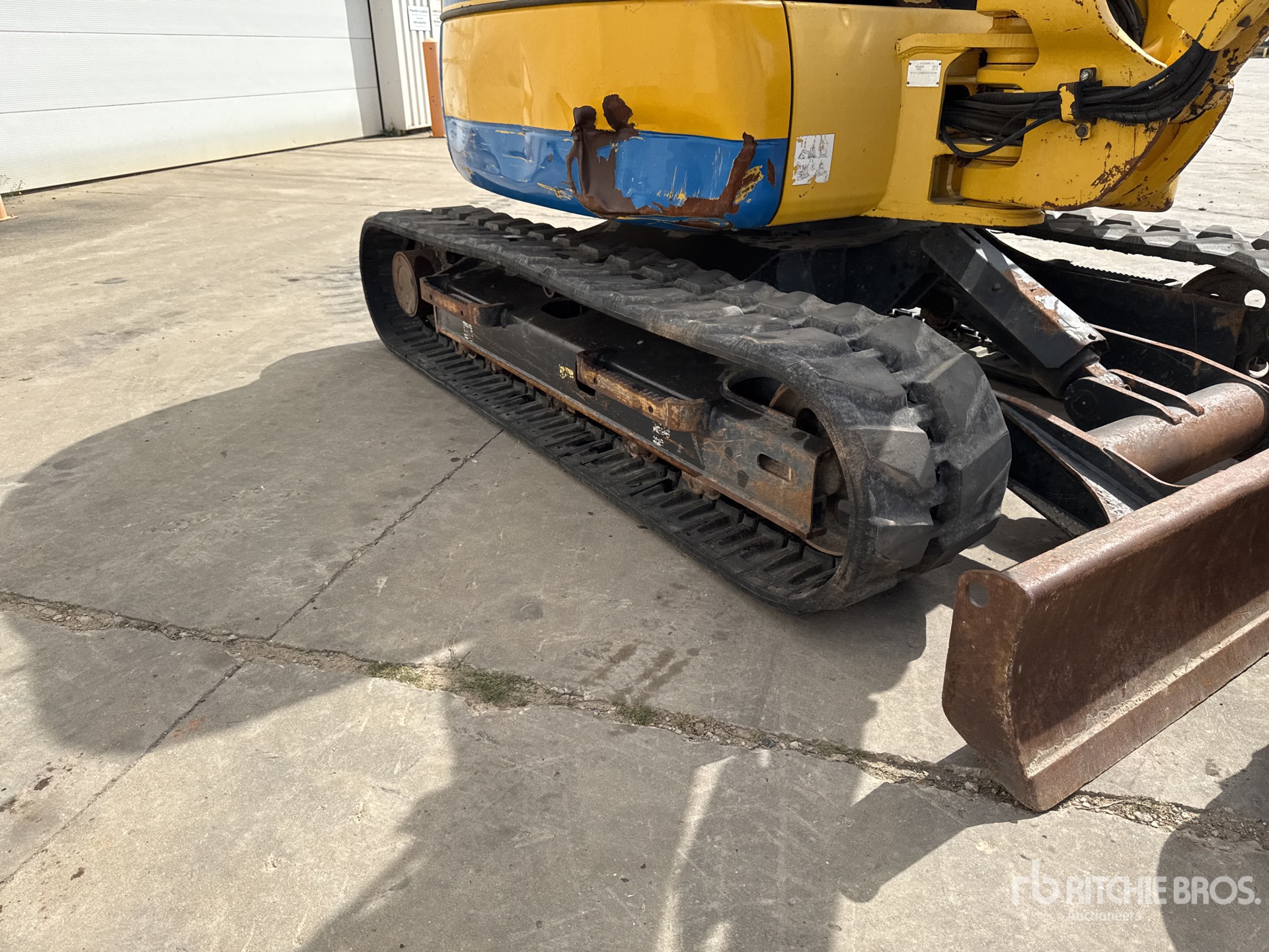 2014 Komatsu PC80MR-3
