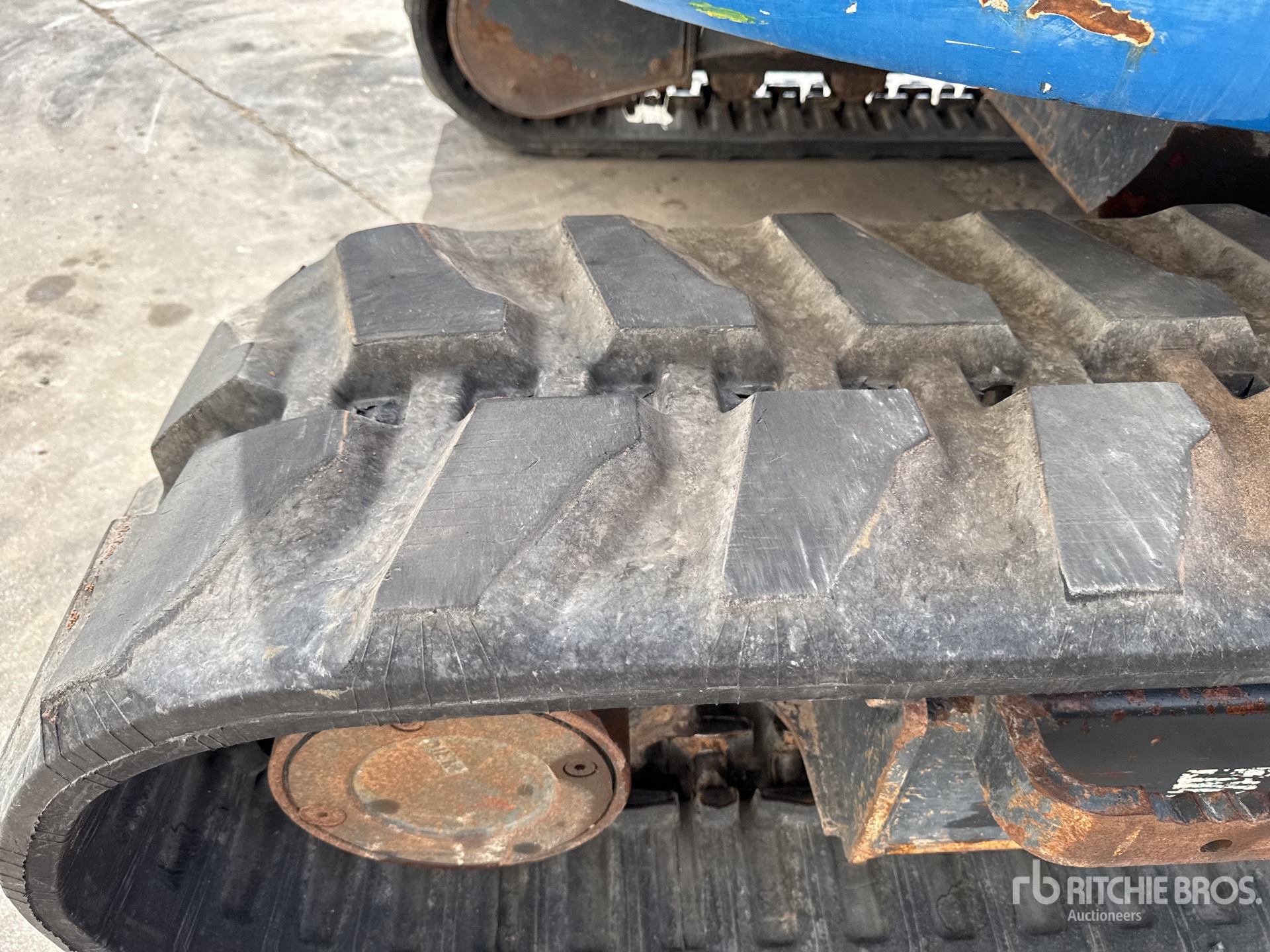 2014 Komatsu PC80MR-3