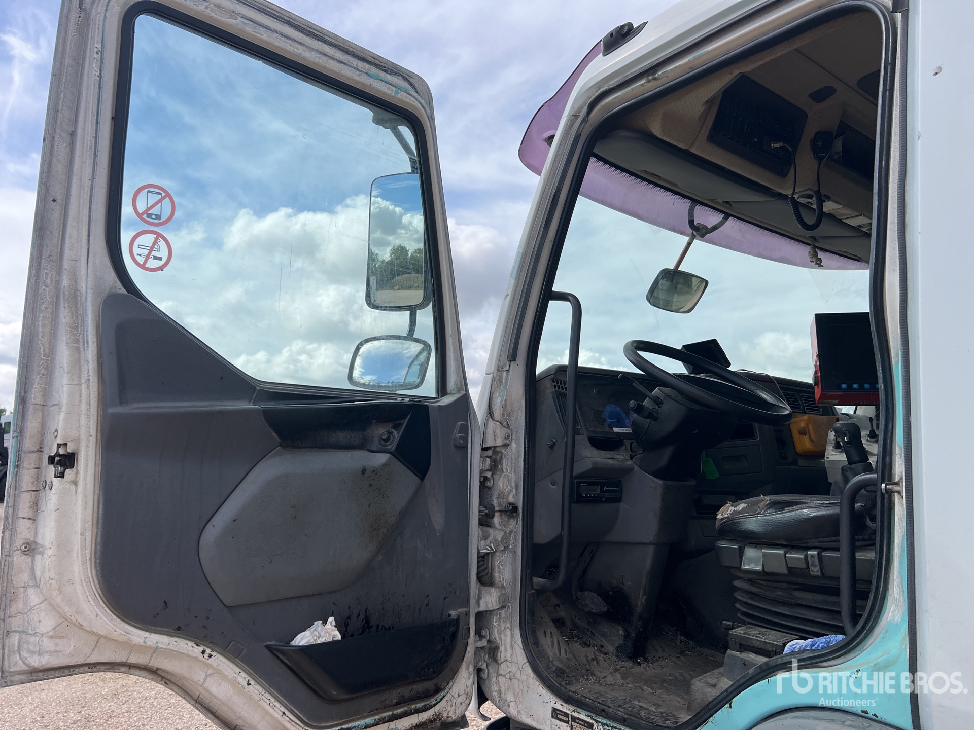 2006 Renault PREMIUM 320.19