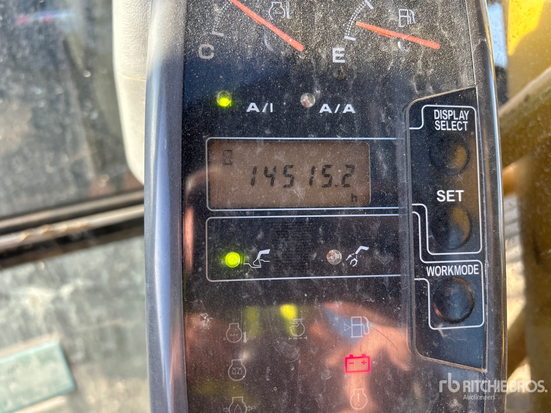 2004 John Deere 330C LC