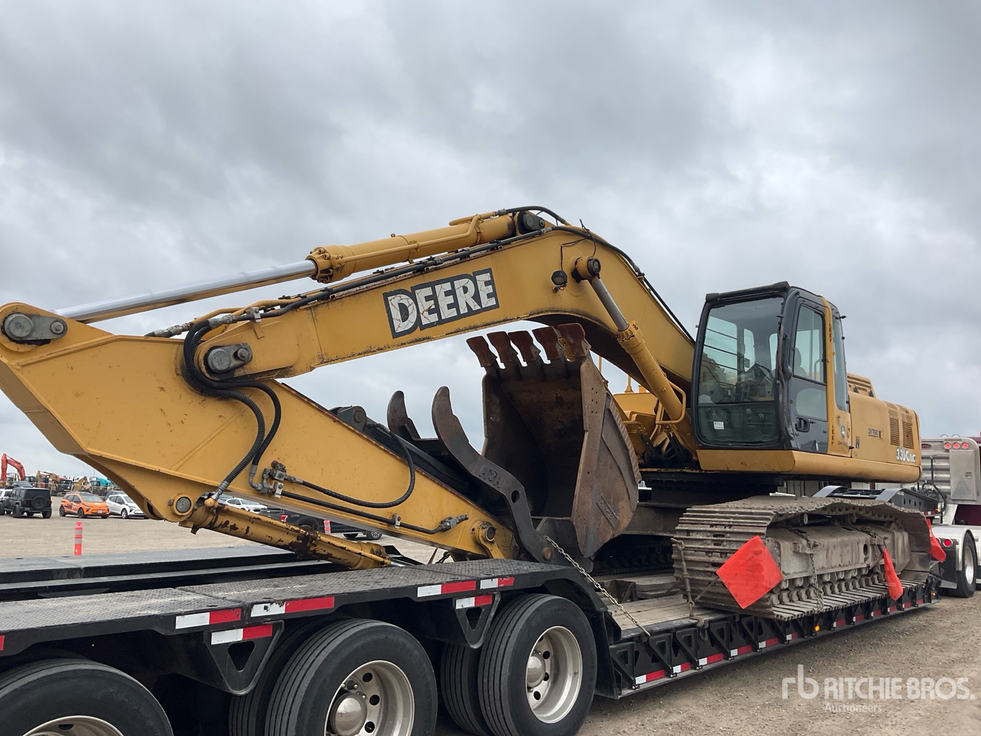 2004 John Deere 330C LC