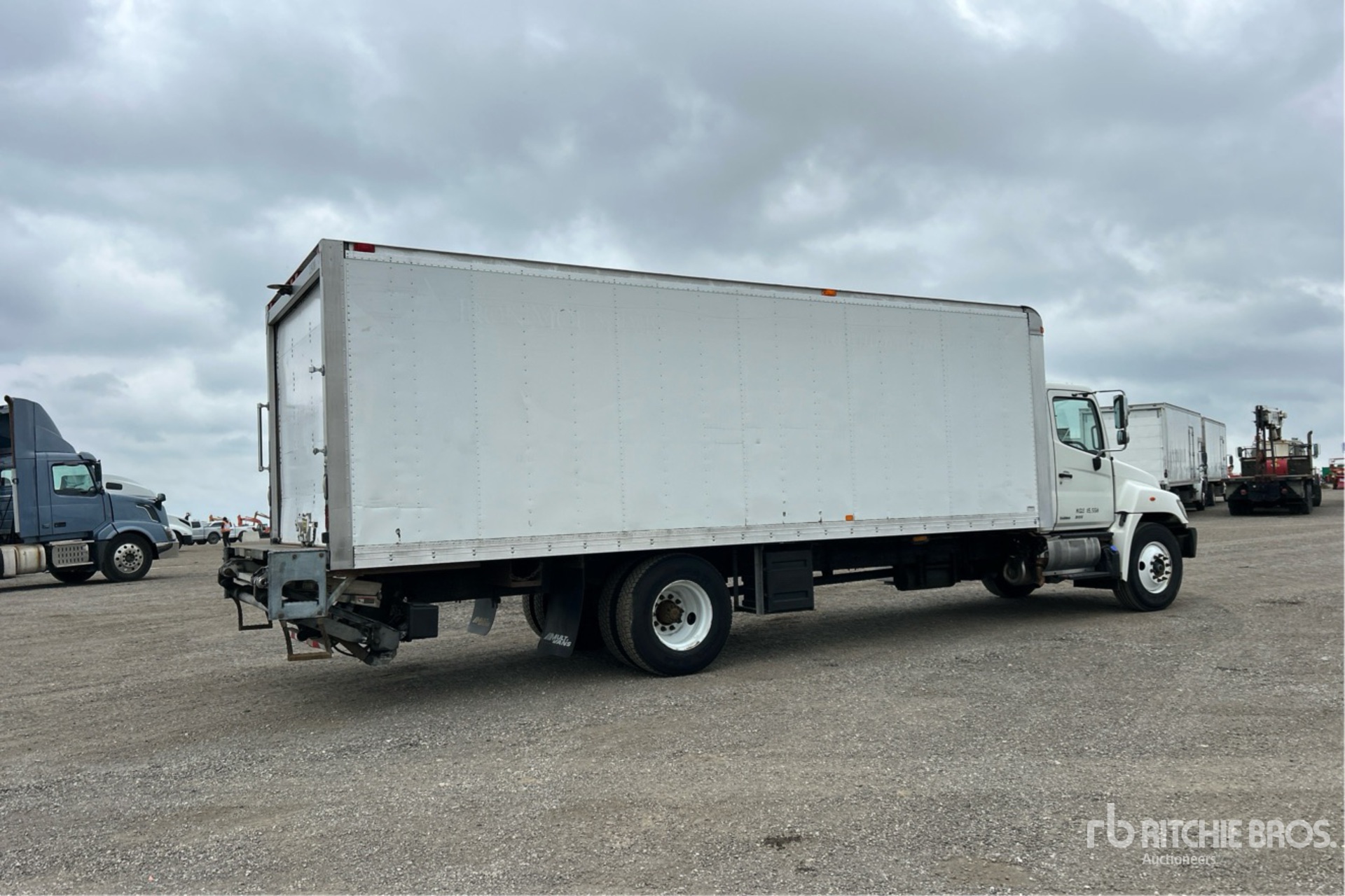2015 Hino 268