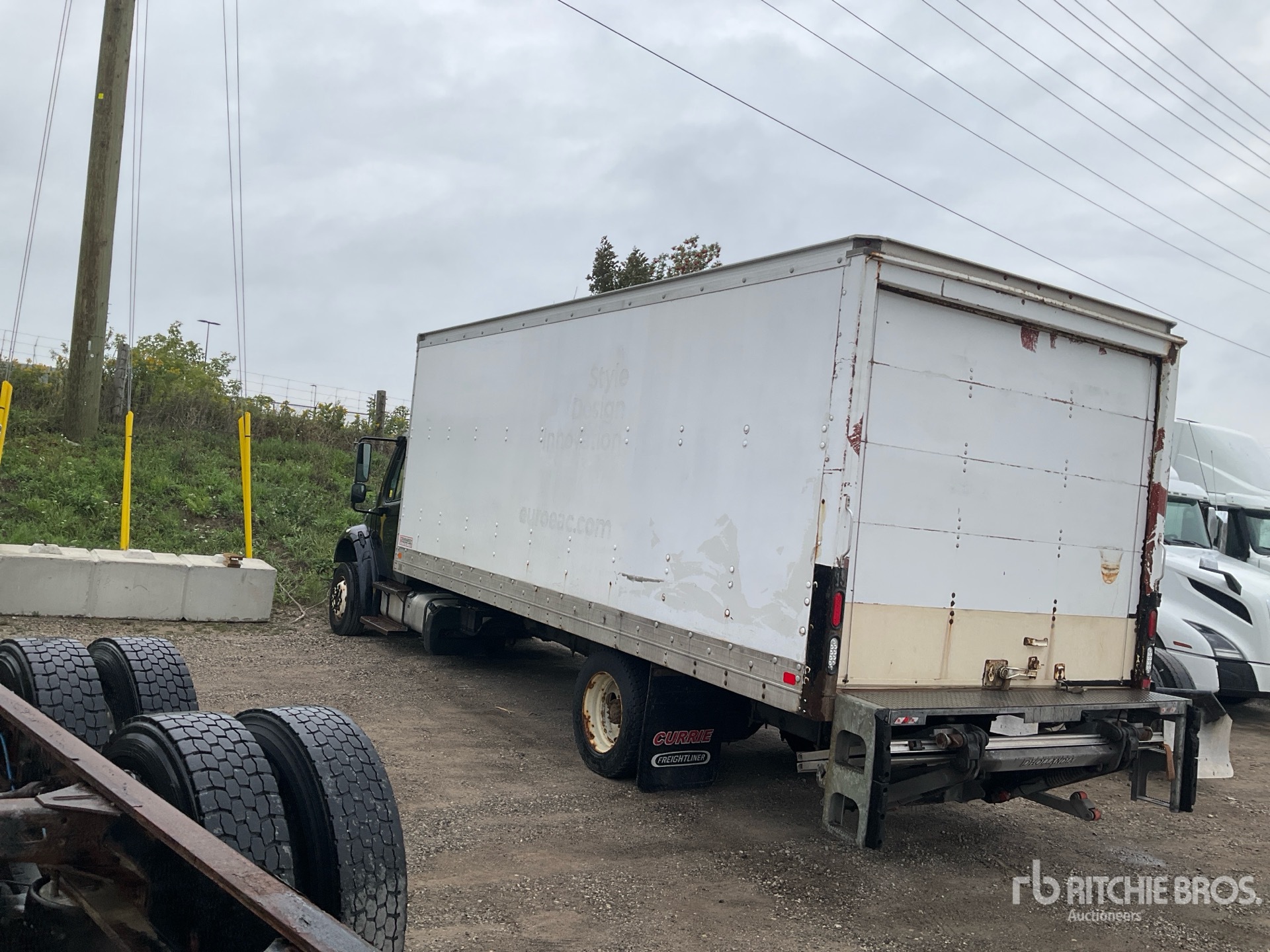 2016 Freightliner M2 106