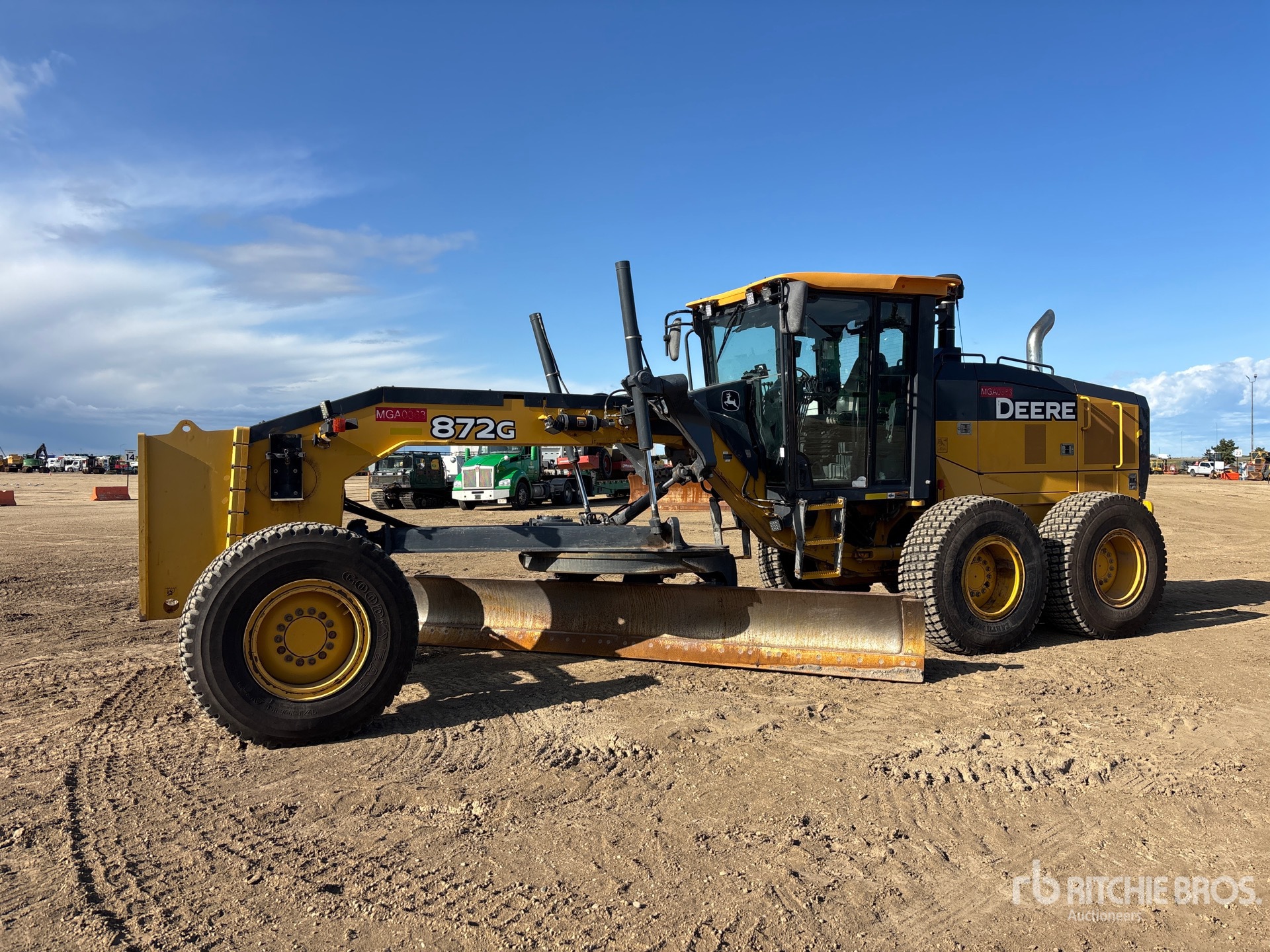 Photo of 2019 John Deere 872GP