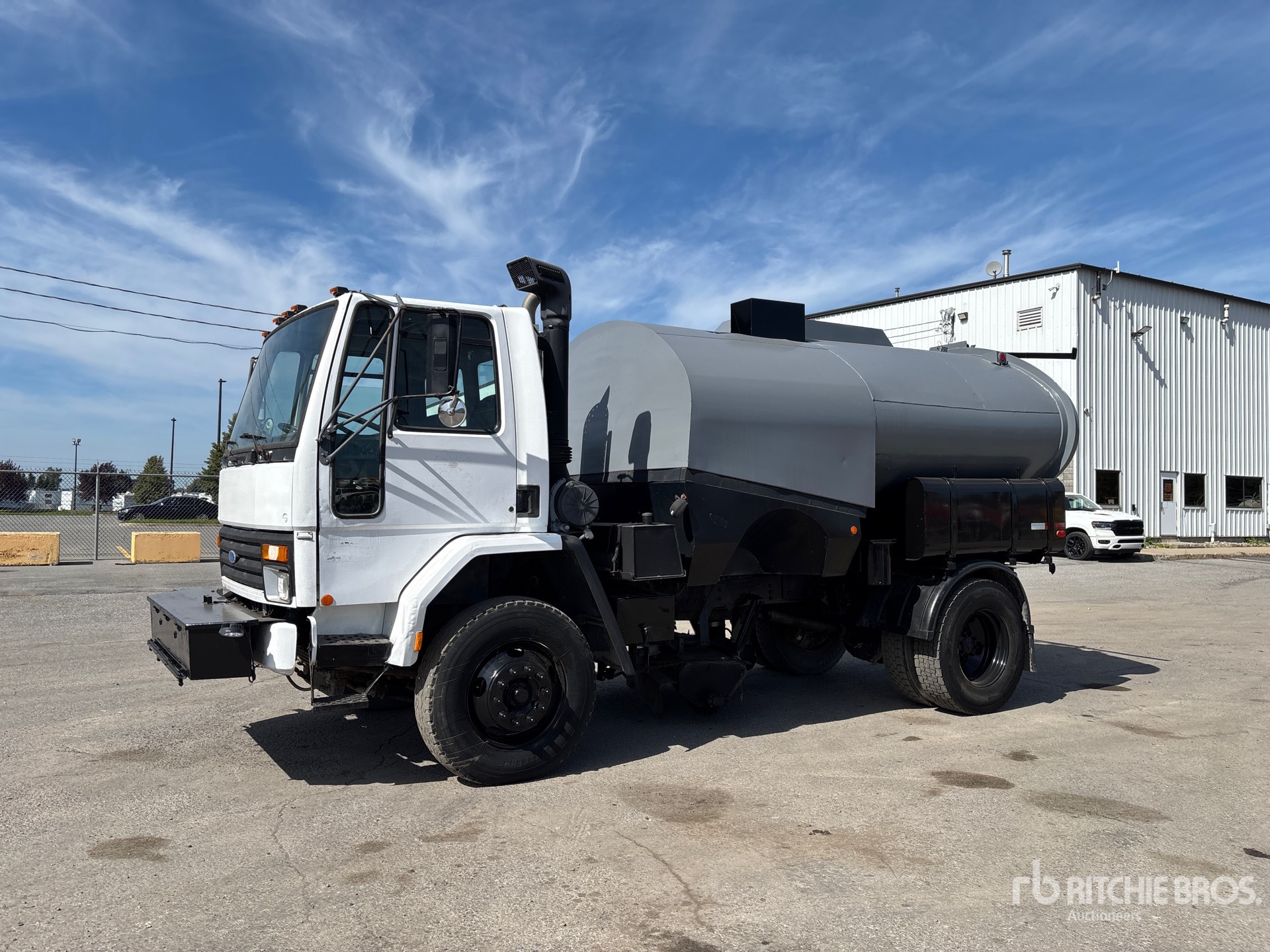 1993 Ford CF7000