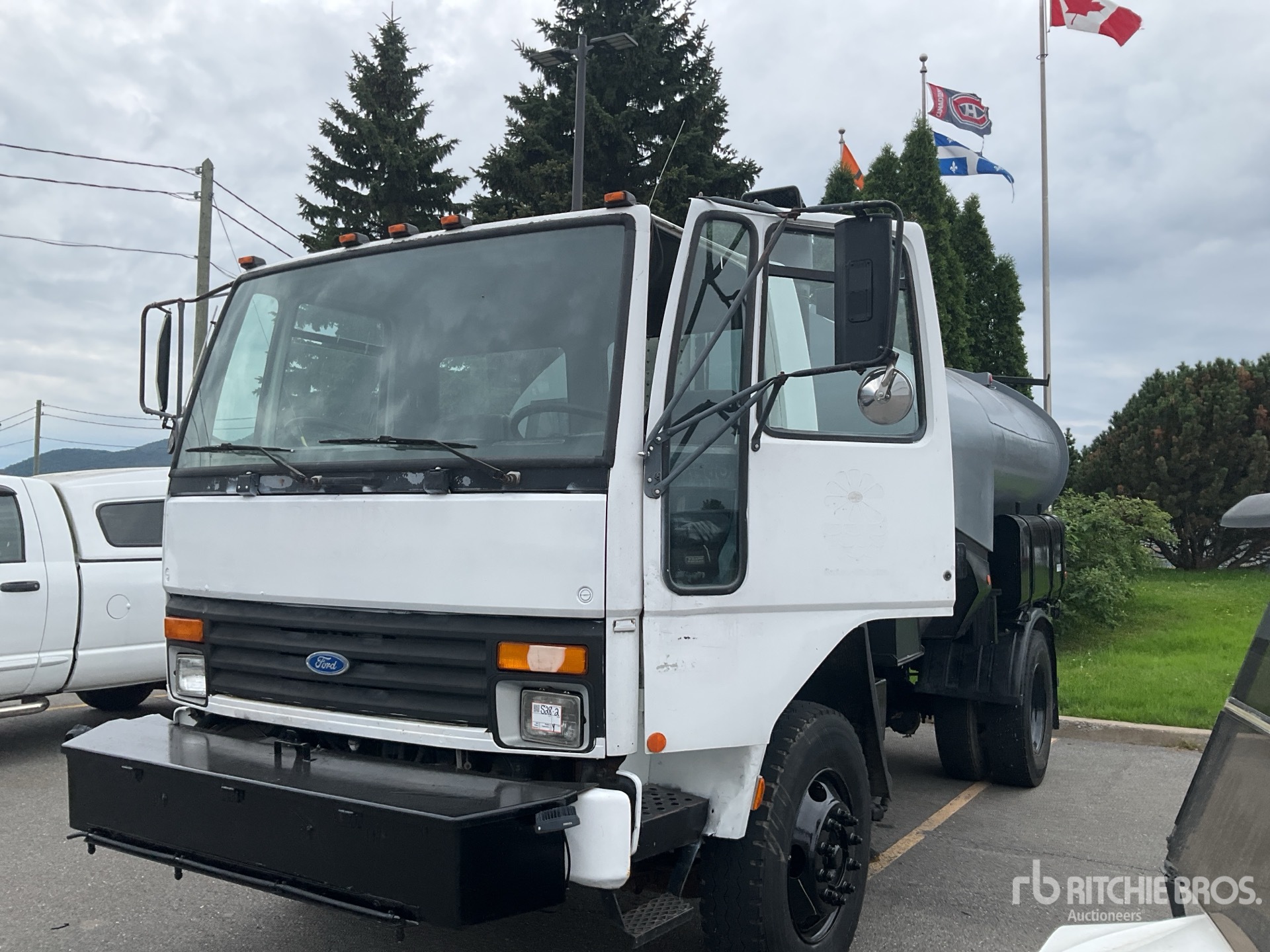 1993 Ford CF7000