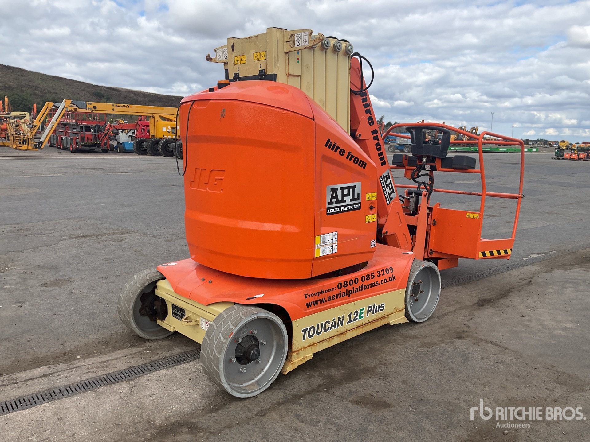 Photo of 2014 JLG TOUCAN 12E