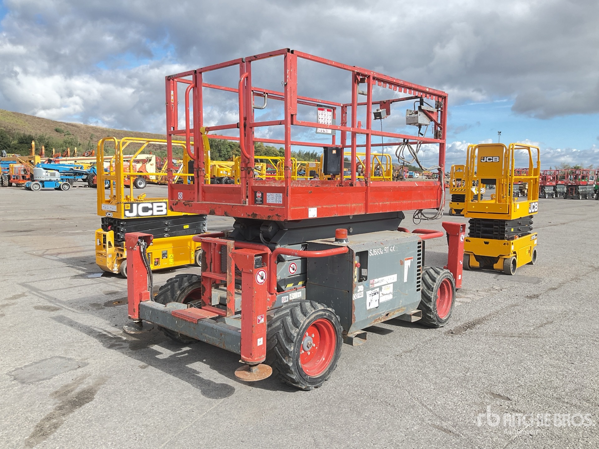 2016 Skyjack SJ6832RT