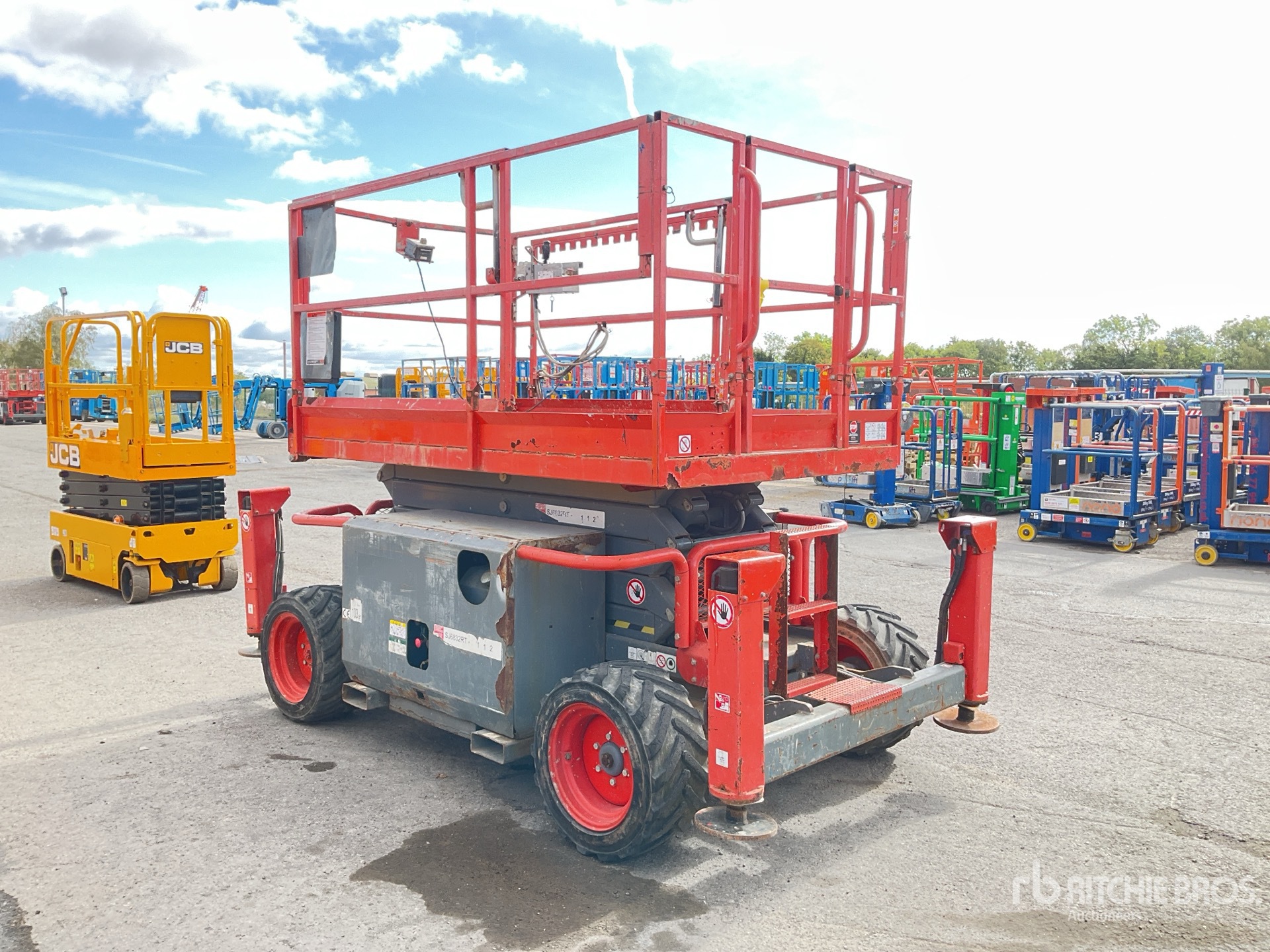 2016 Skyjack SJ6832RT