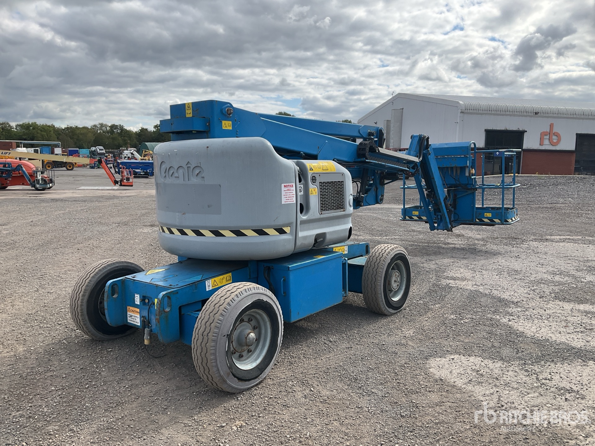 2013 Genie Z-45/25J