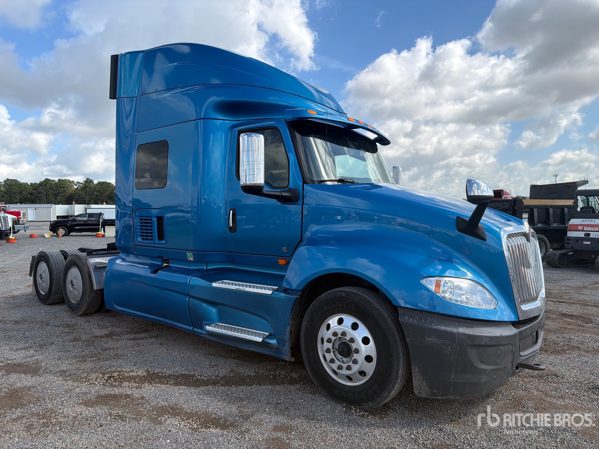 2020 International LT625