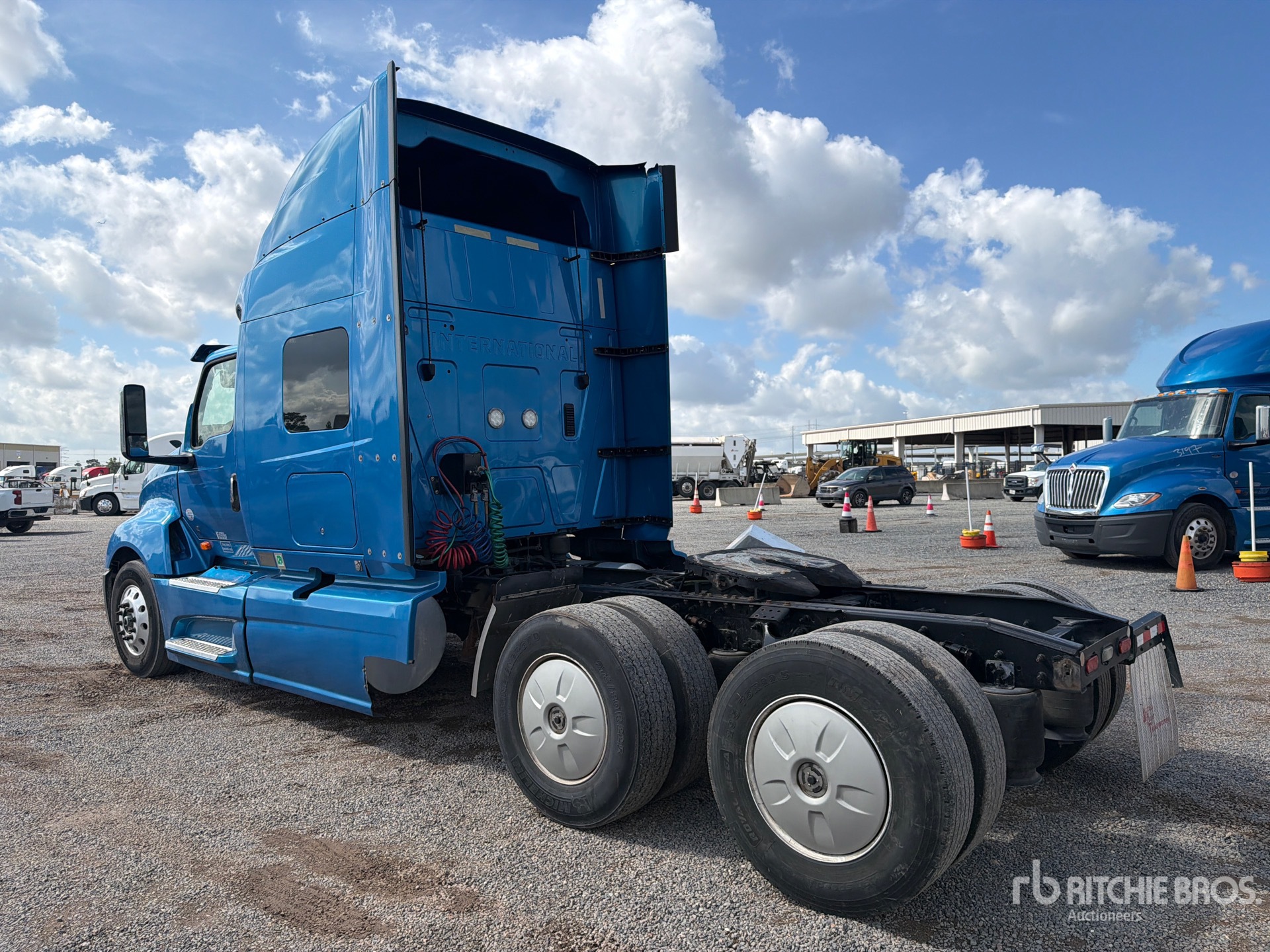 2020 International LT625