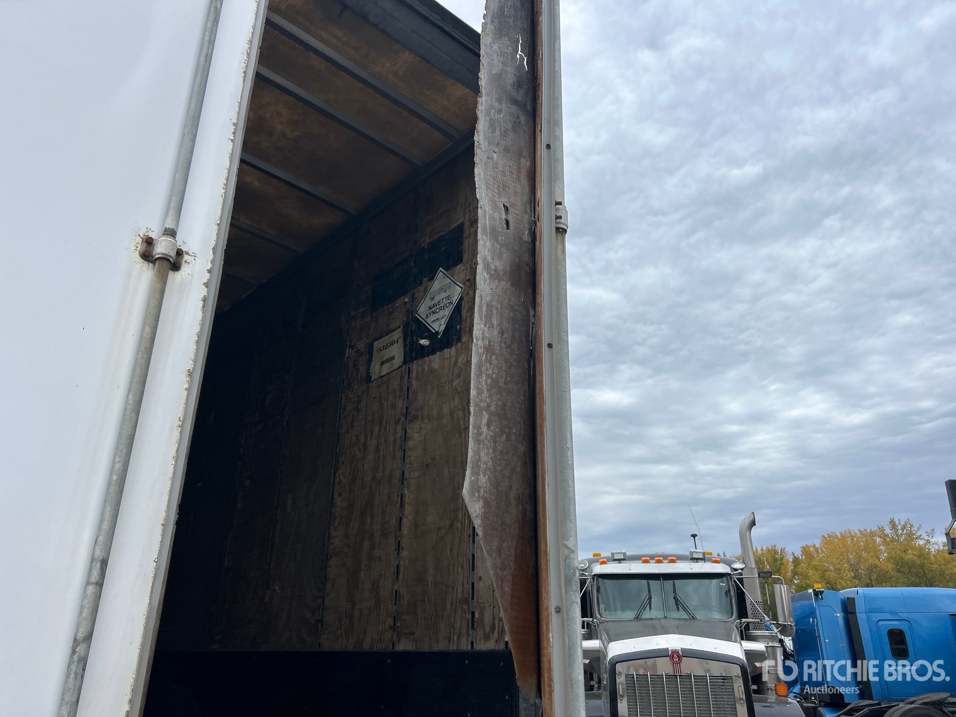2000 Manac 53 FT X 102 IN T/A
