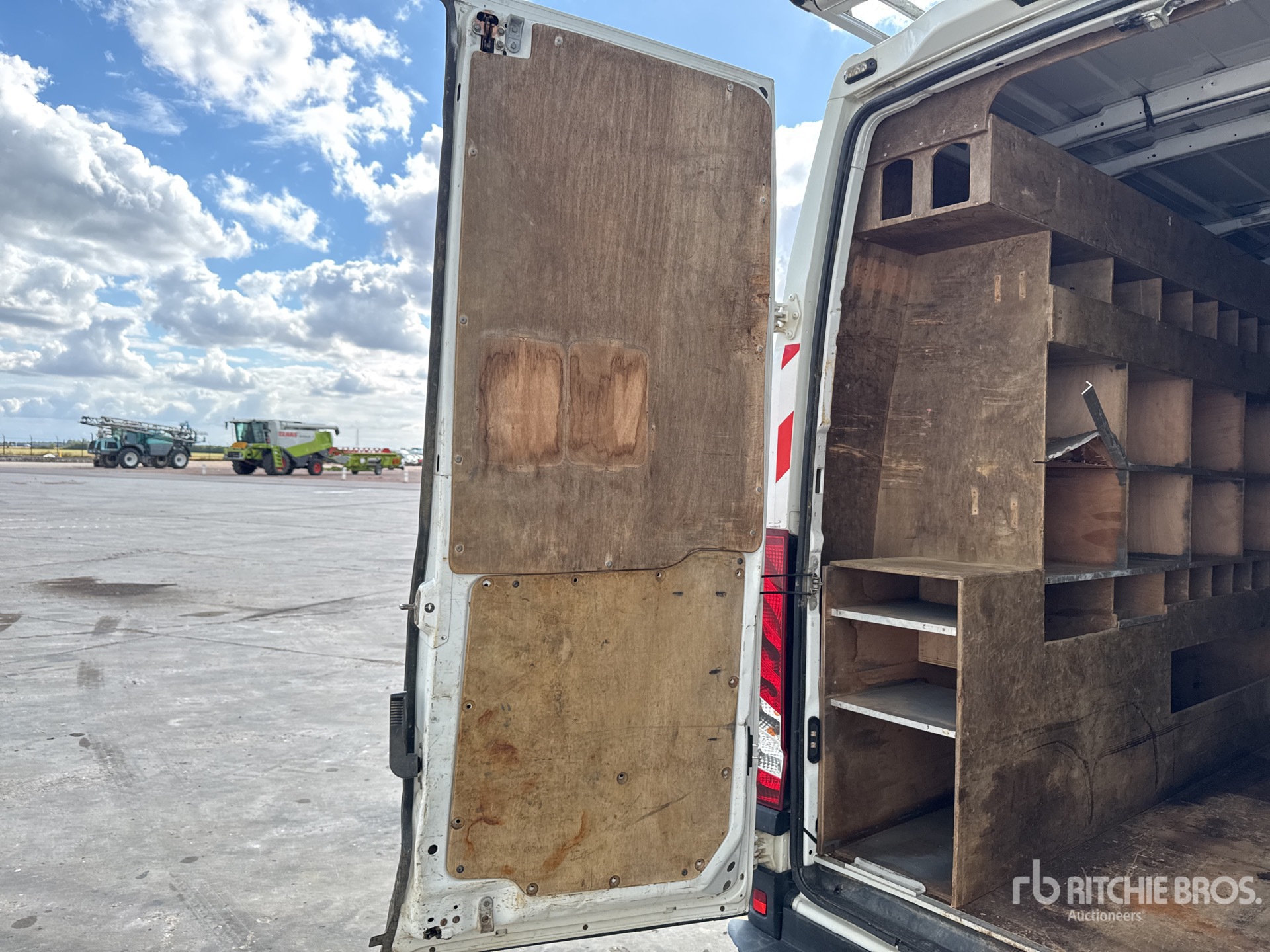 2020 Iveco 35-180